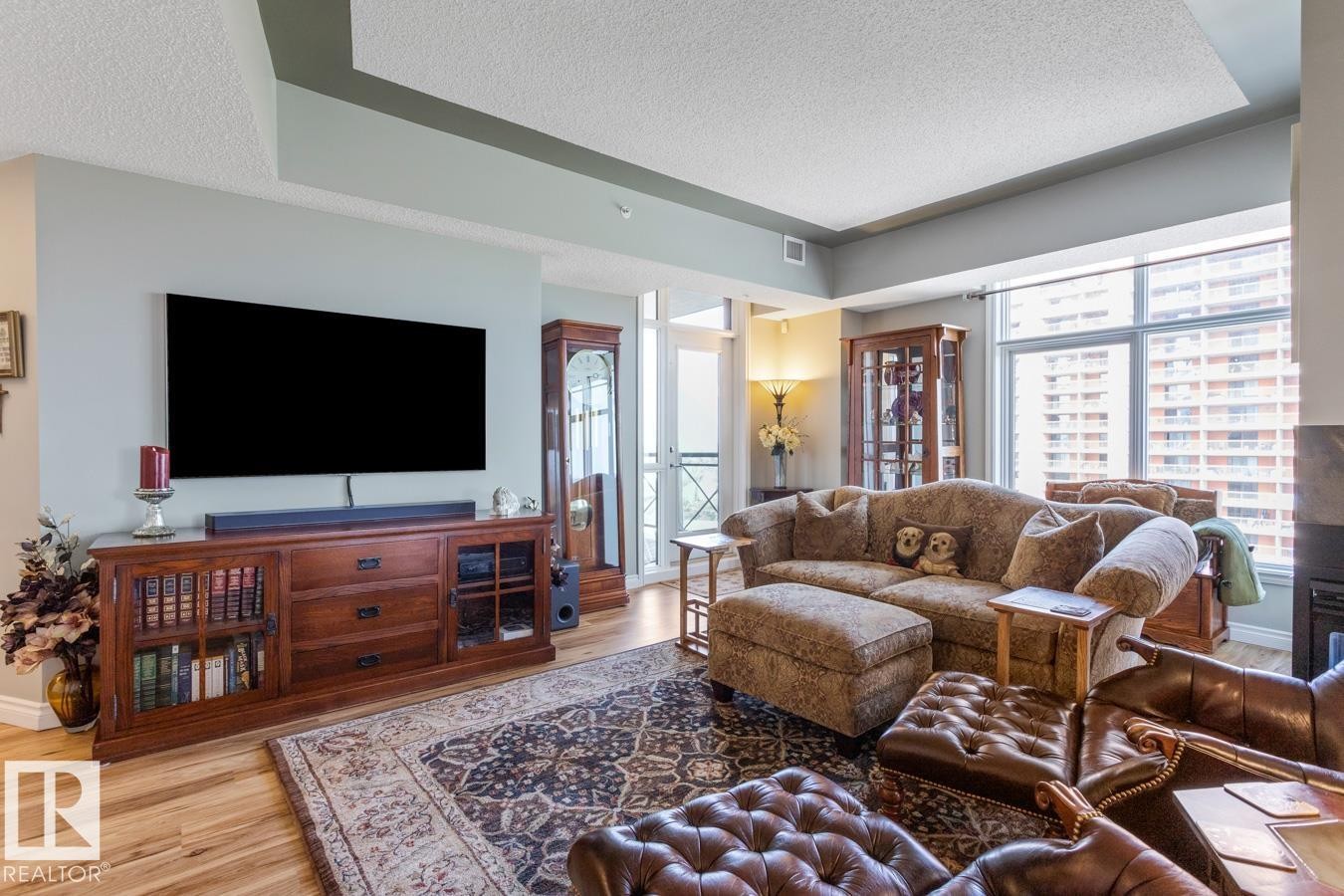 #1103 9020 Jasper Av Nw, Edmonton, AB - Indoor Photo Showing Living Room