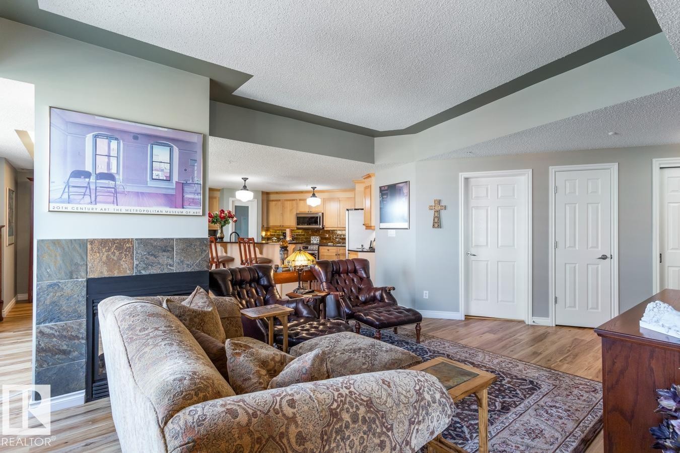 #1103 9020 Jasper Av Nw, Edmonton, AB - Indoor Photo Showing Living Room