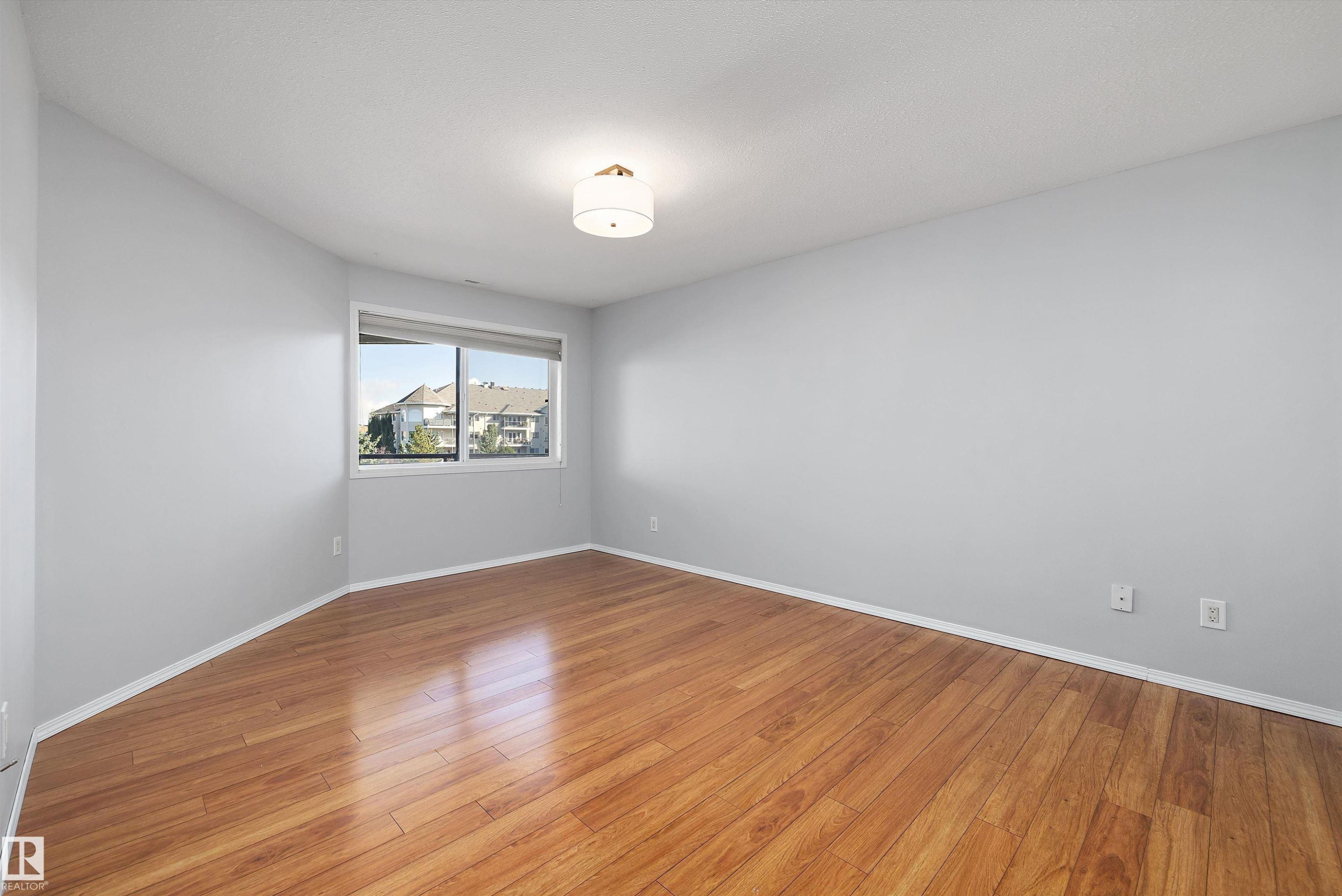 #401 237 Youville Dr E Nw, Edmonton, AB