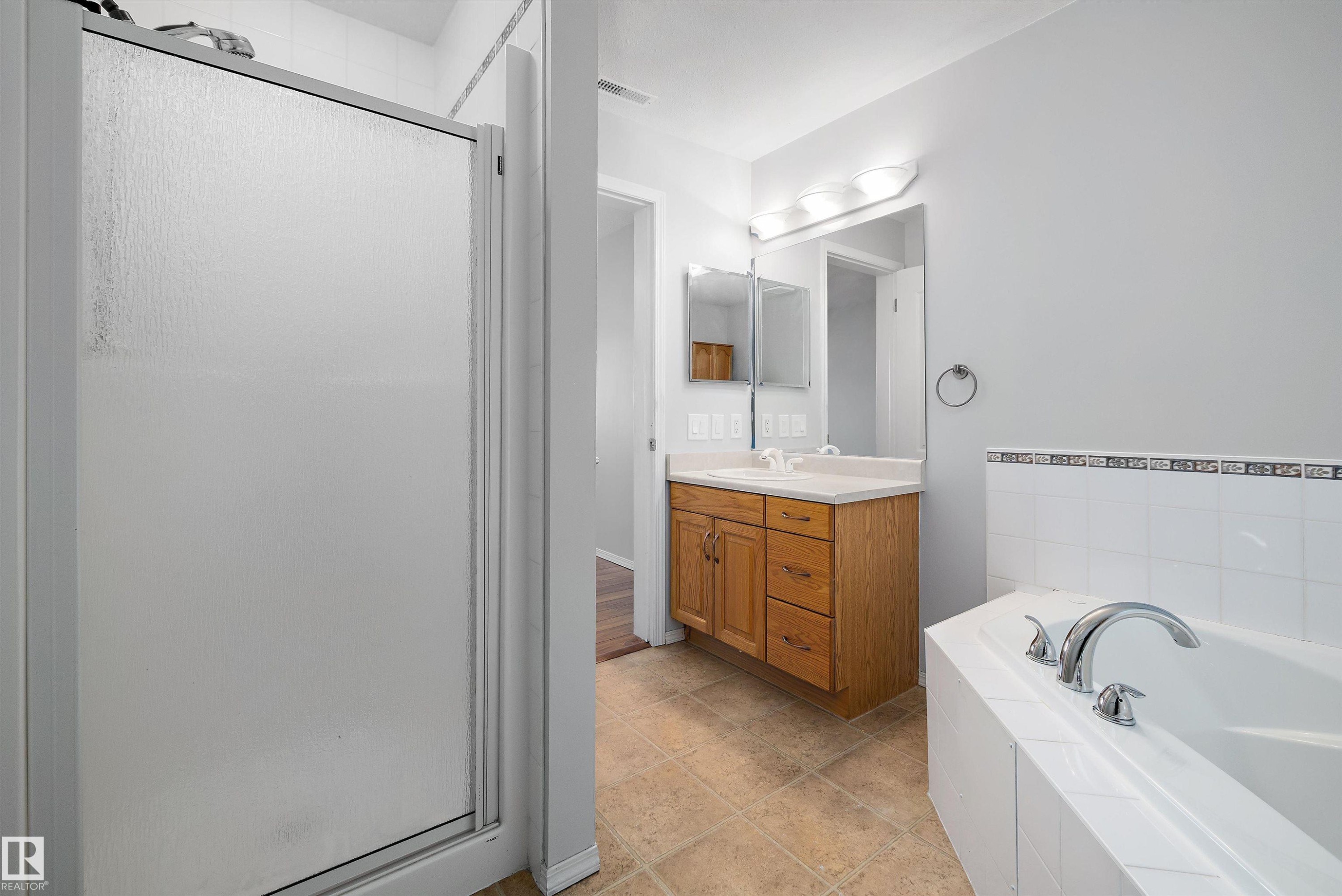 #401 237 Youville Dr E Nw, Edmonton, AB