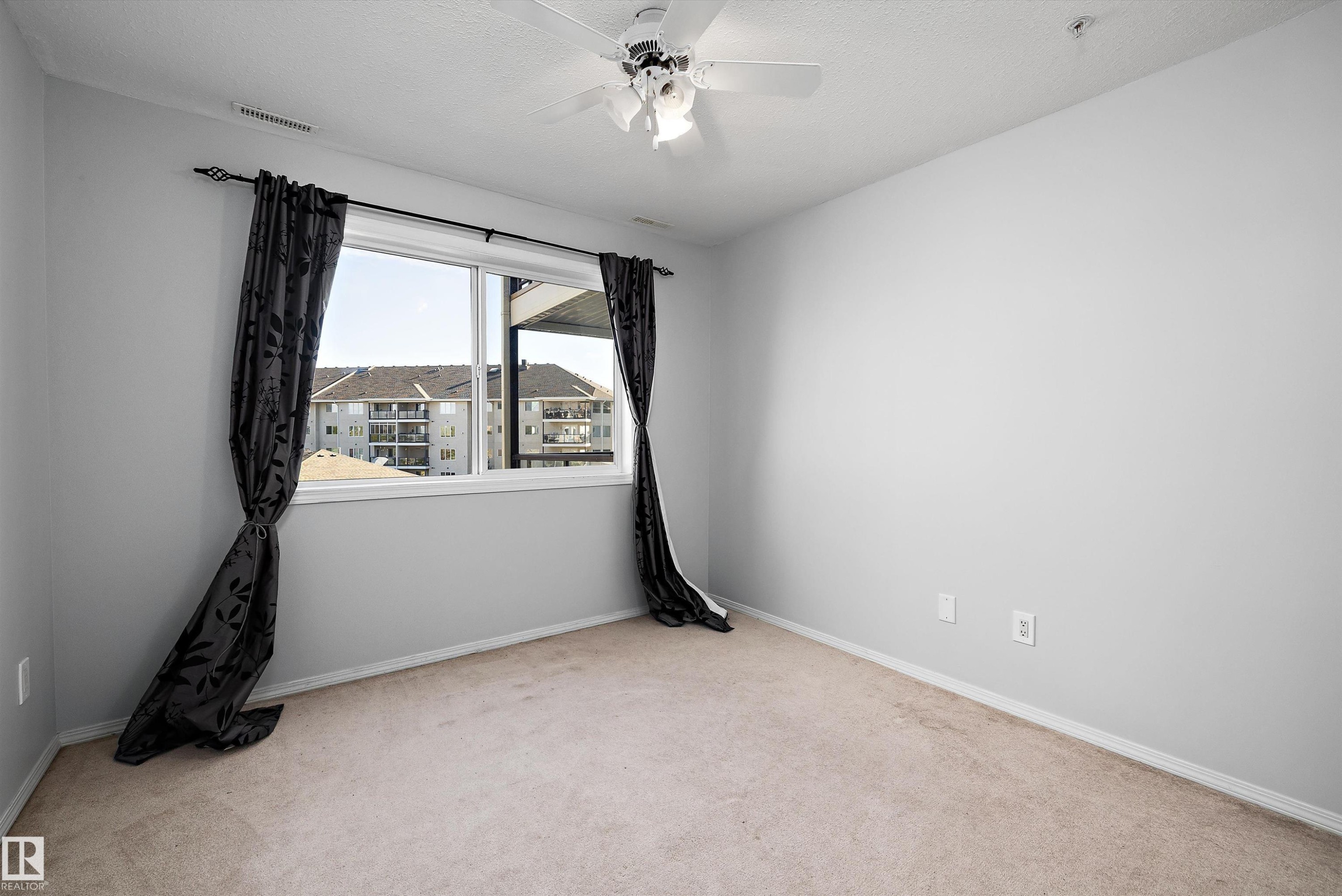 #401 237 Youville Dr E Nw, Edmonton, AB