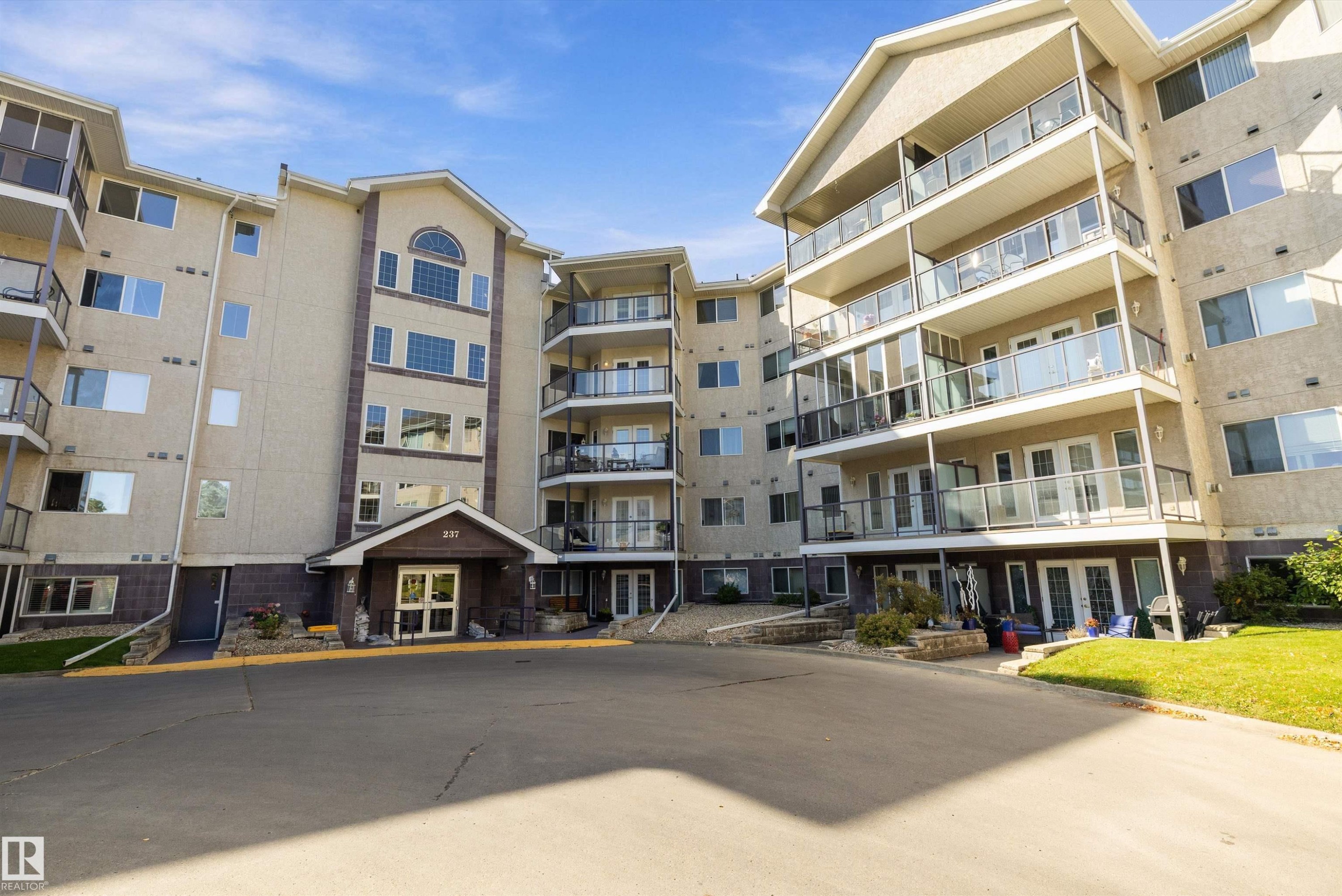 #401 237 Youville Dr E Nw, Edmonton, AB