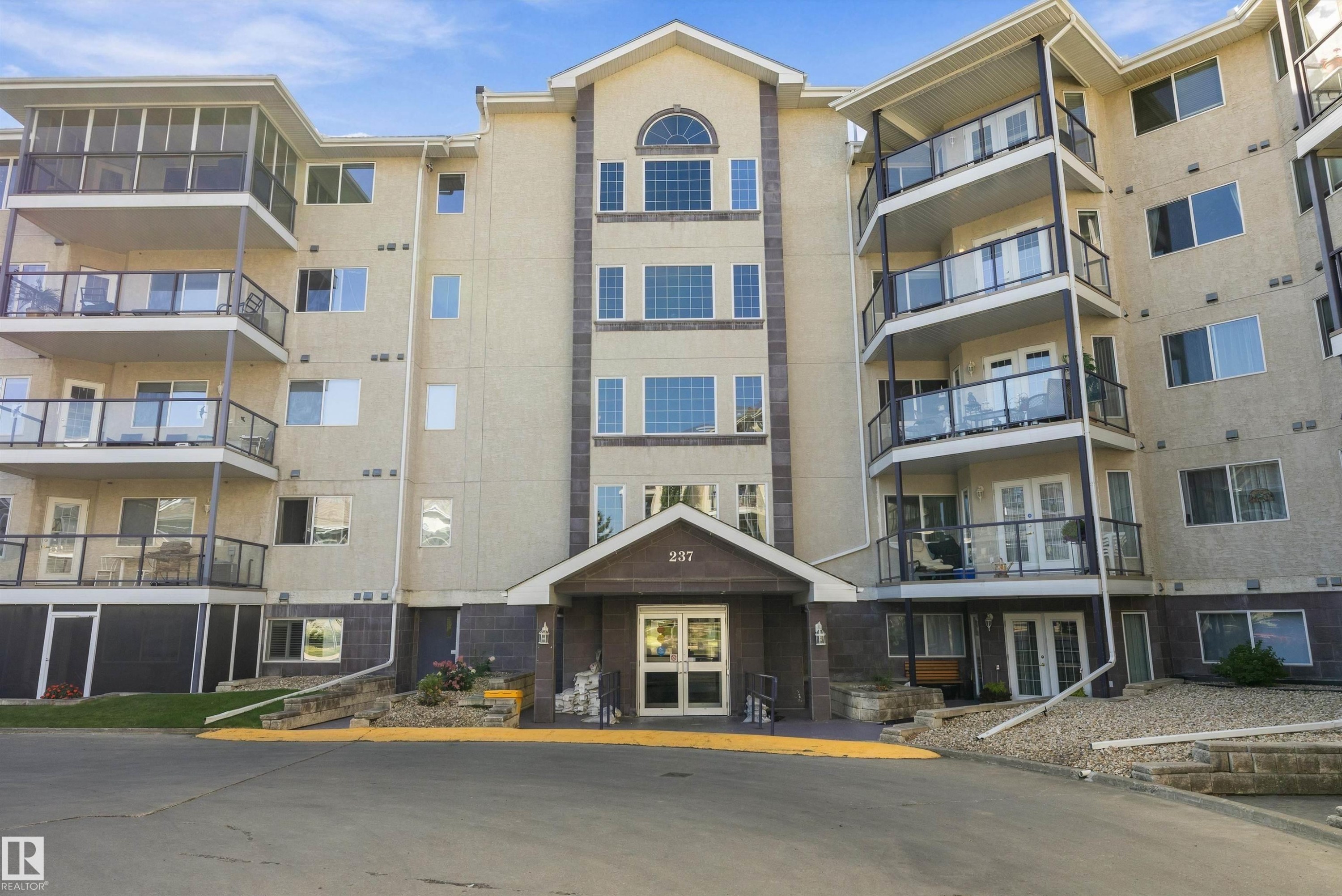 #401 237 Youville Dr E Nw, Edmonton, AB