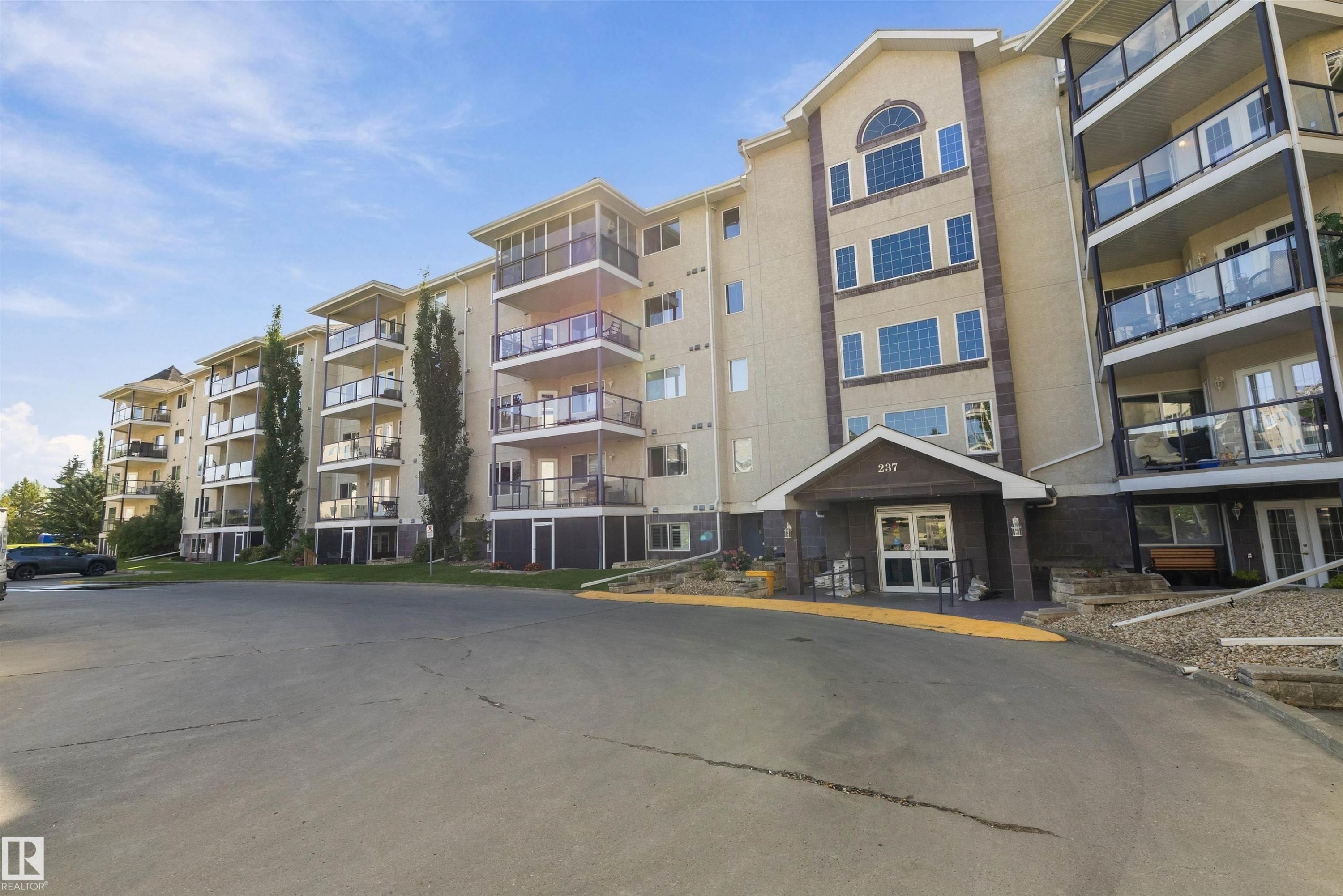 #401 237 Youville Dr E Nw, Edmonton, AB