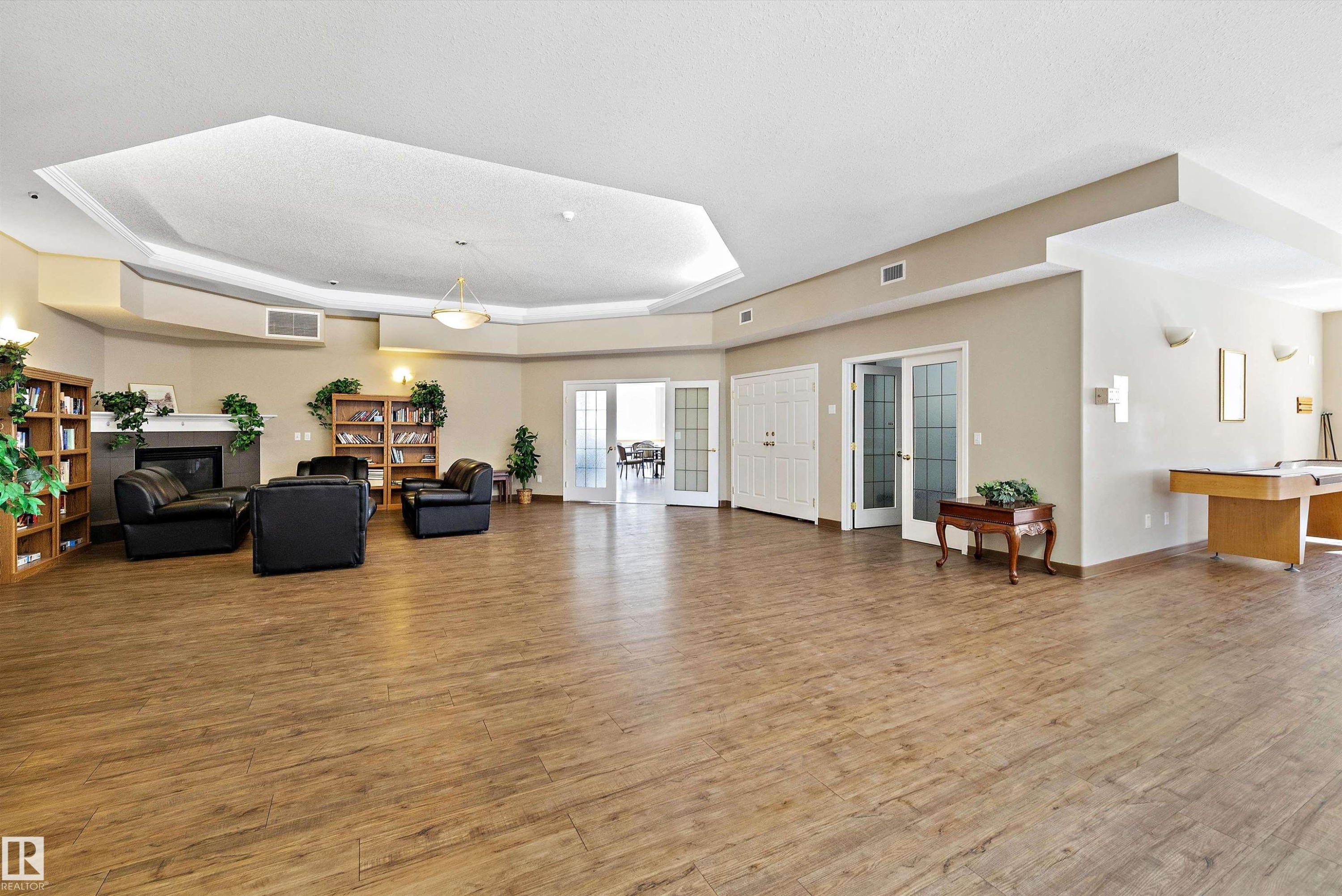 #401 237 Youville Dr E Nw, Edmonton, AB