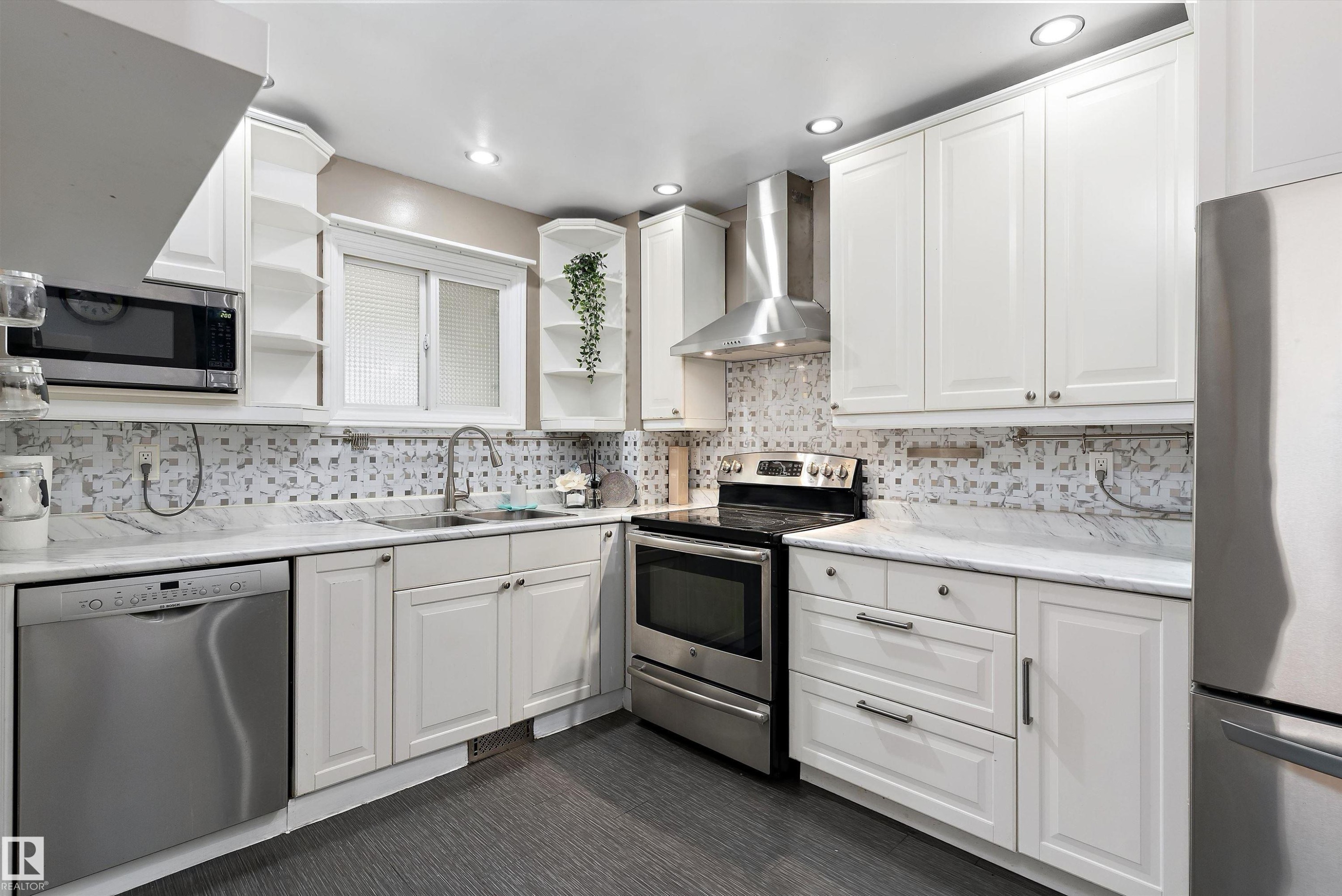 500 Willow Court Nw, Edmonton, AB