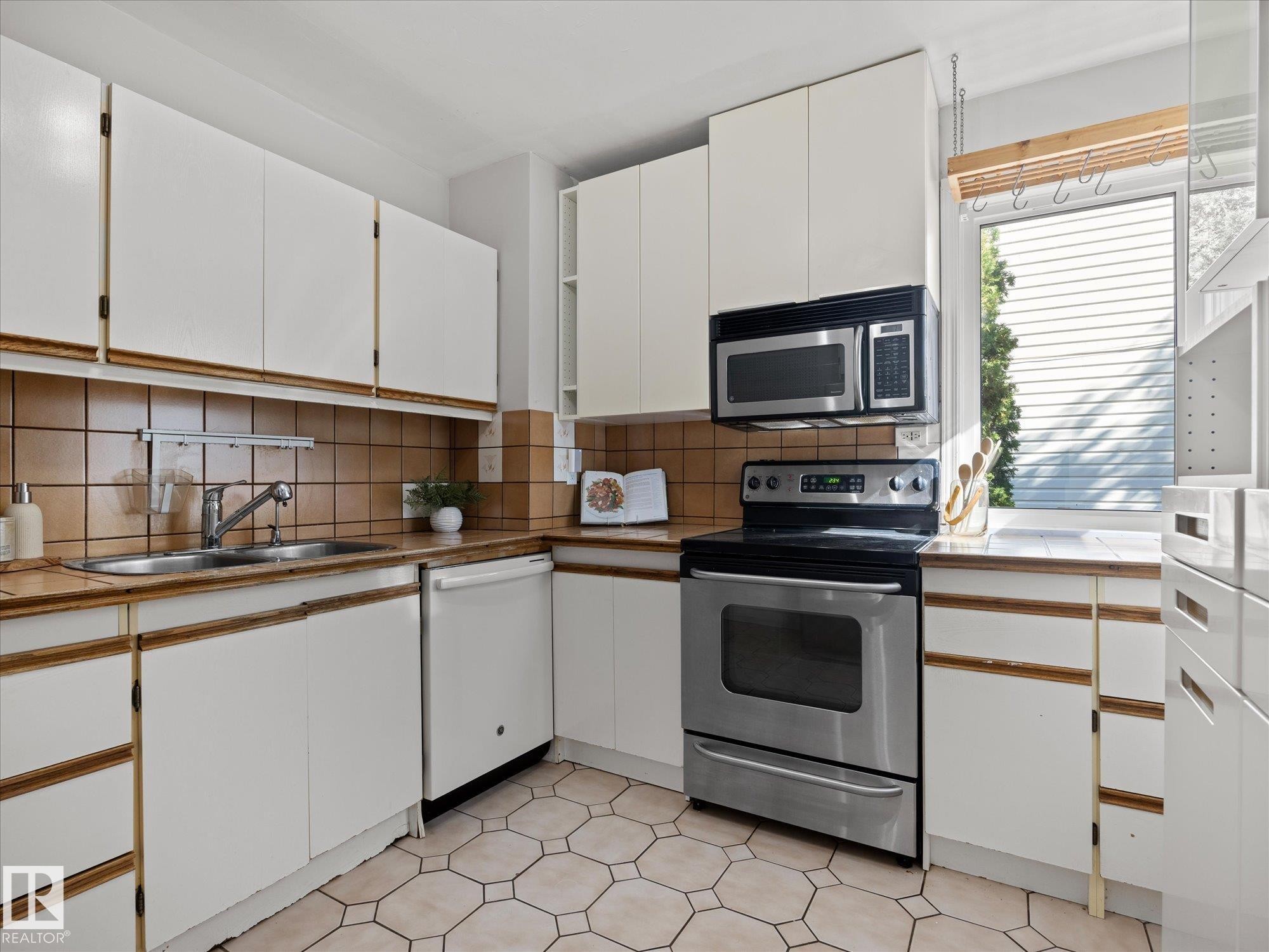 11119 62 Avenue Nw, Edmonton, AB