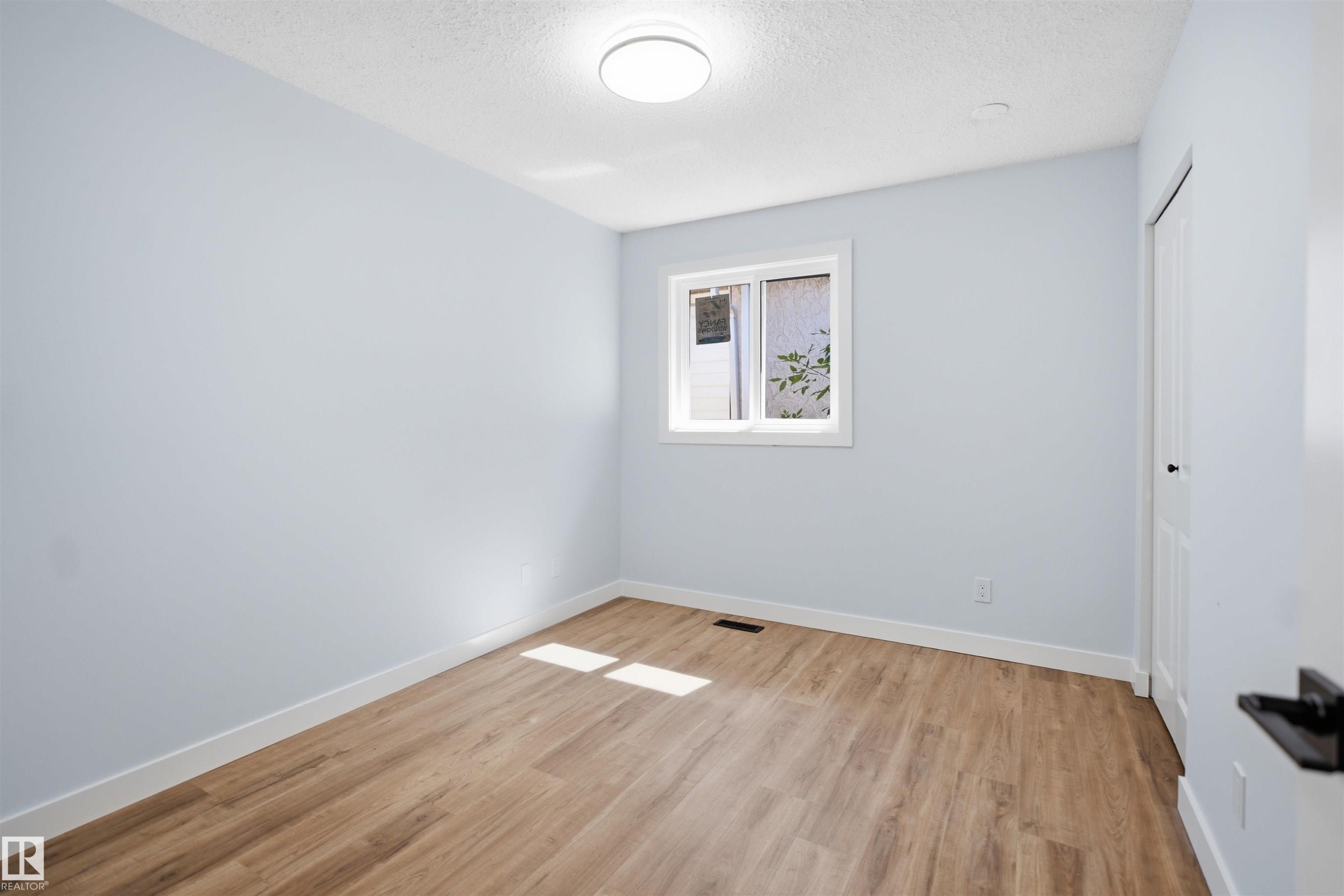 1720 49A Street Nw, Edmonton, AB