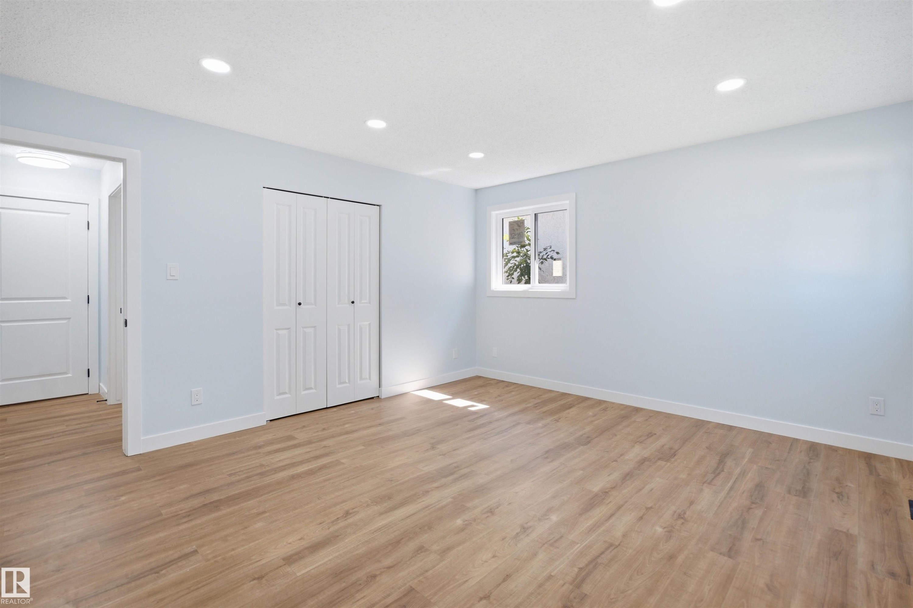 1720 49A Street Nw, Edmonton, AB