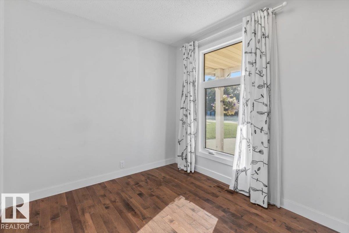 11728 33A Avenue Nw, Edmonton, AB