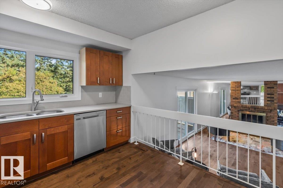 11728 33A Avenue Nw, Edmonton, AB