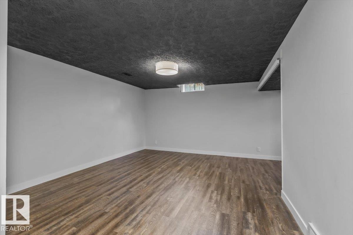 11728 33A Avenue Nw, Edmonton, AB