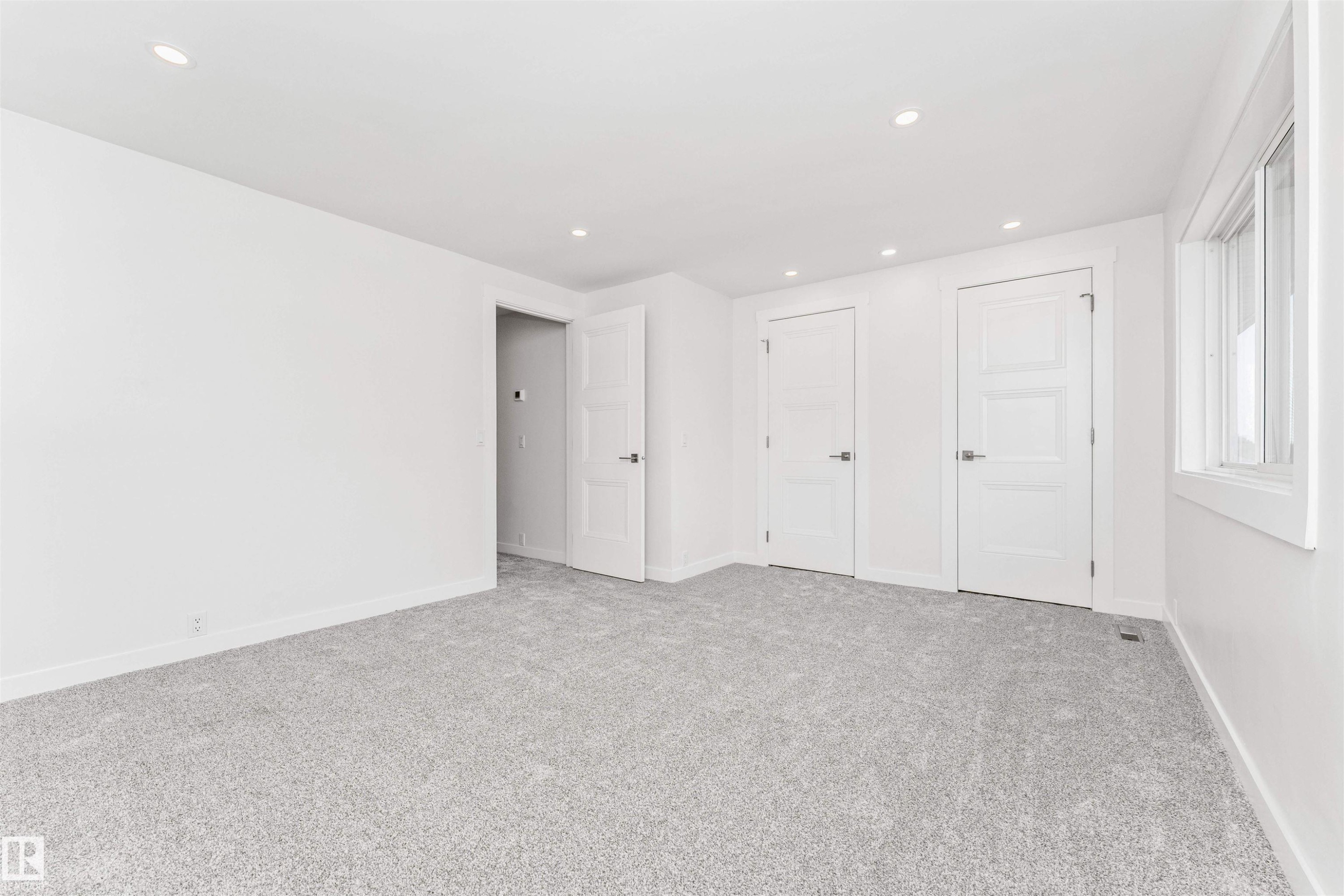 155 Woodborough Way Nw, Edmonton, AB