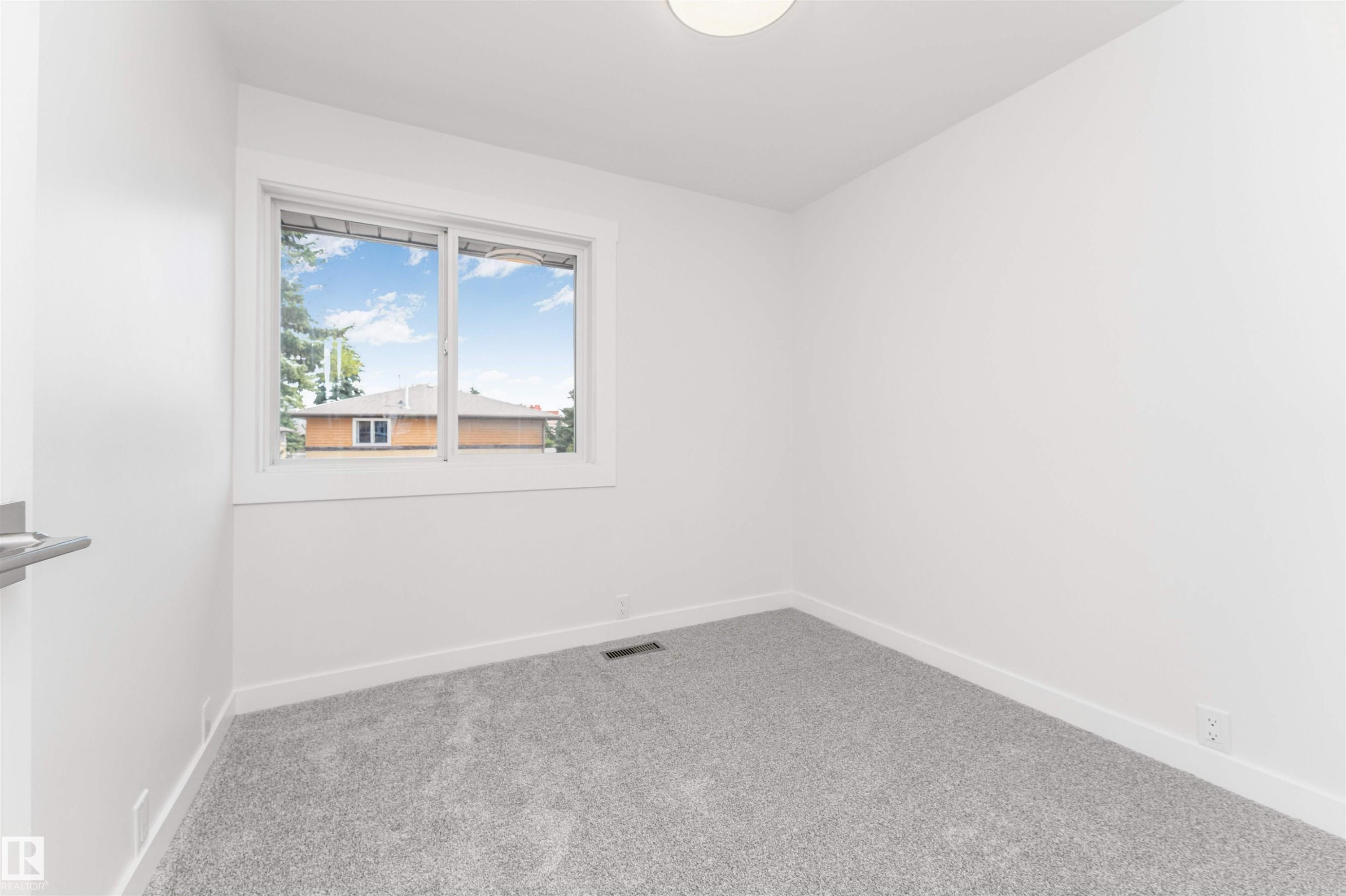 155 Woodborough Way Nw, Edmonton, AB