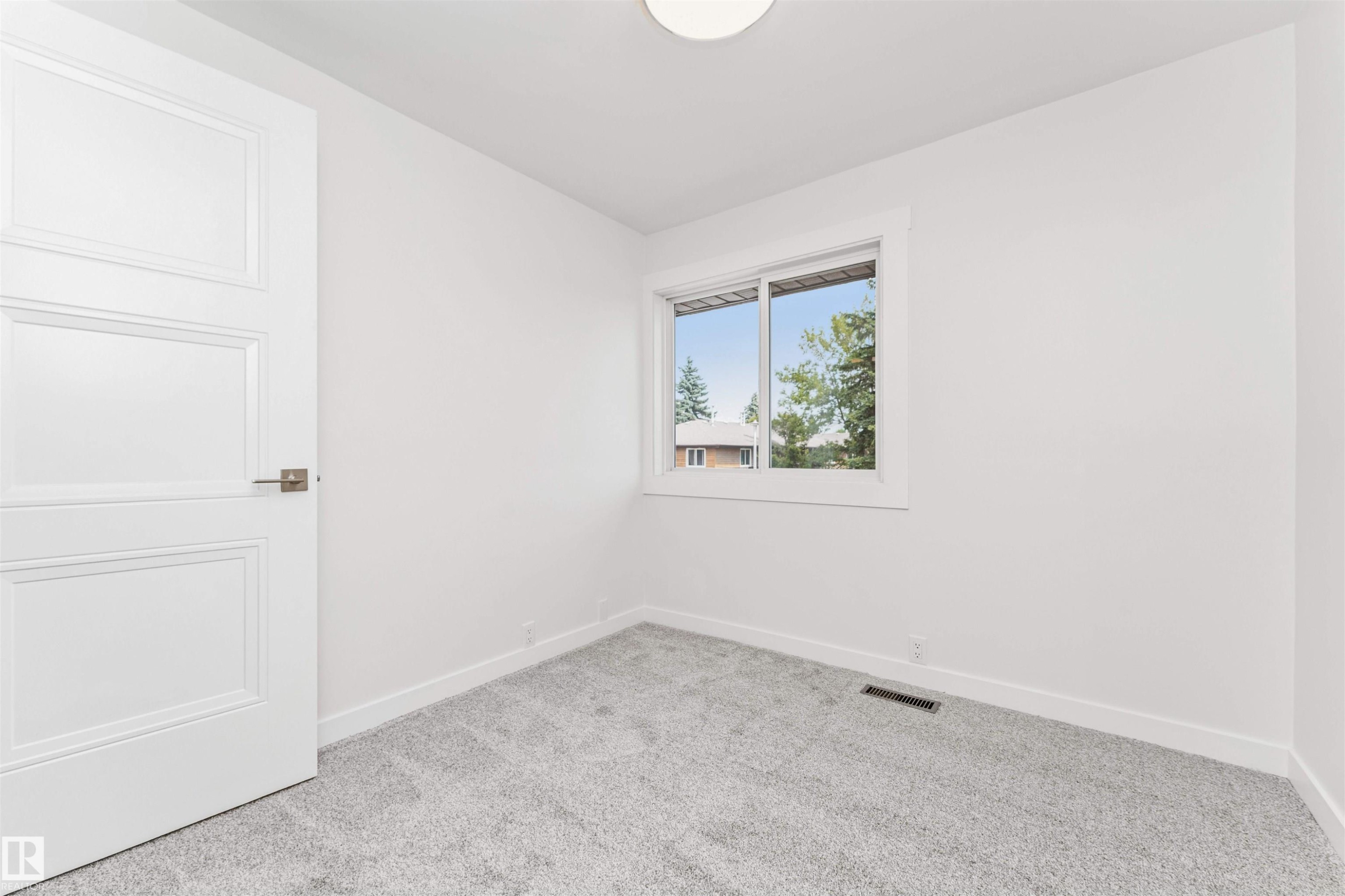 155 Woodborough Way Nw, Edmonton, AB
