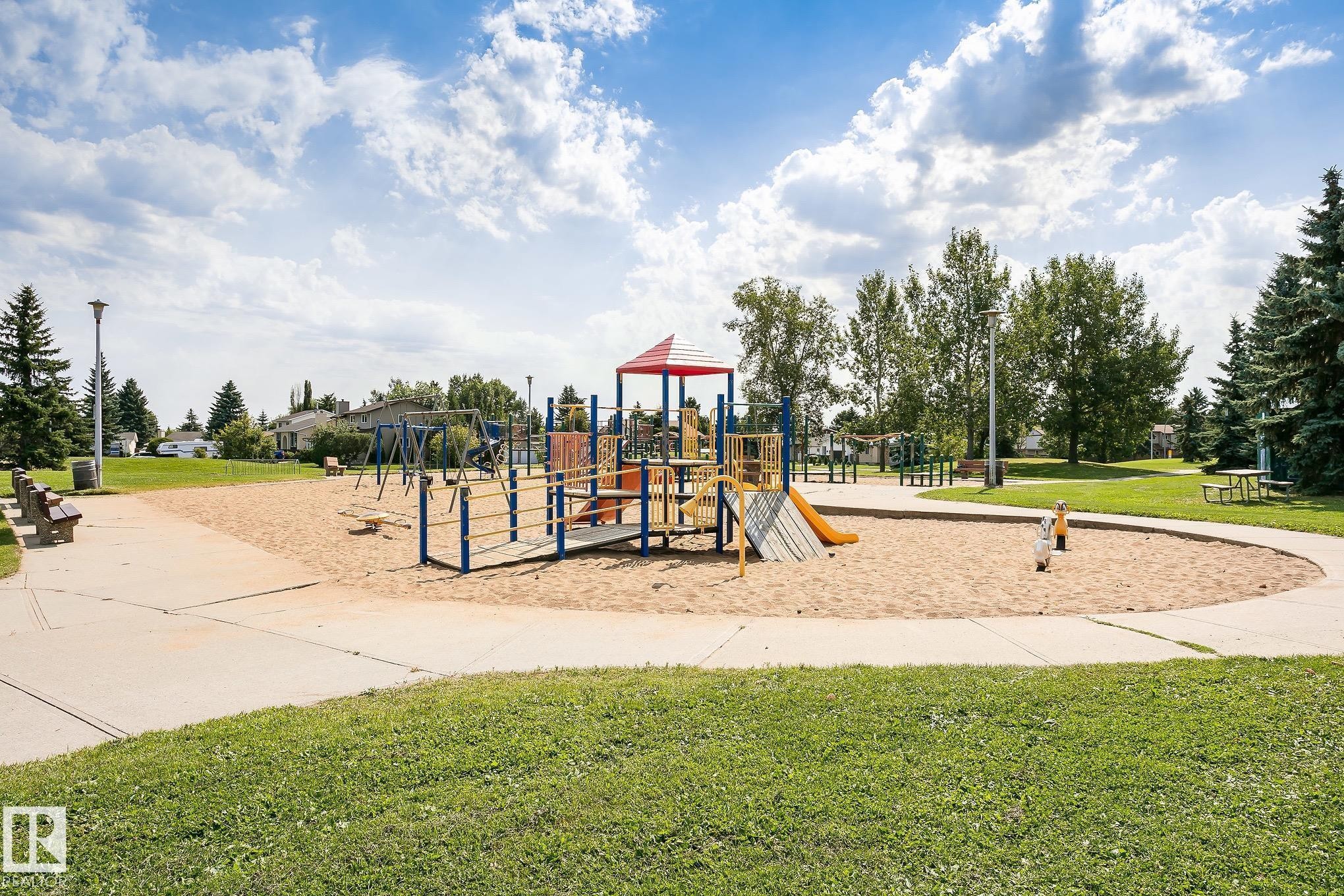 155 Woodborough Way Nw, Edmonton, AB