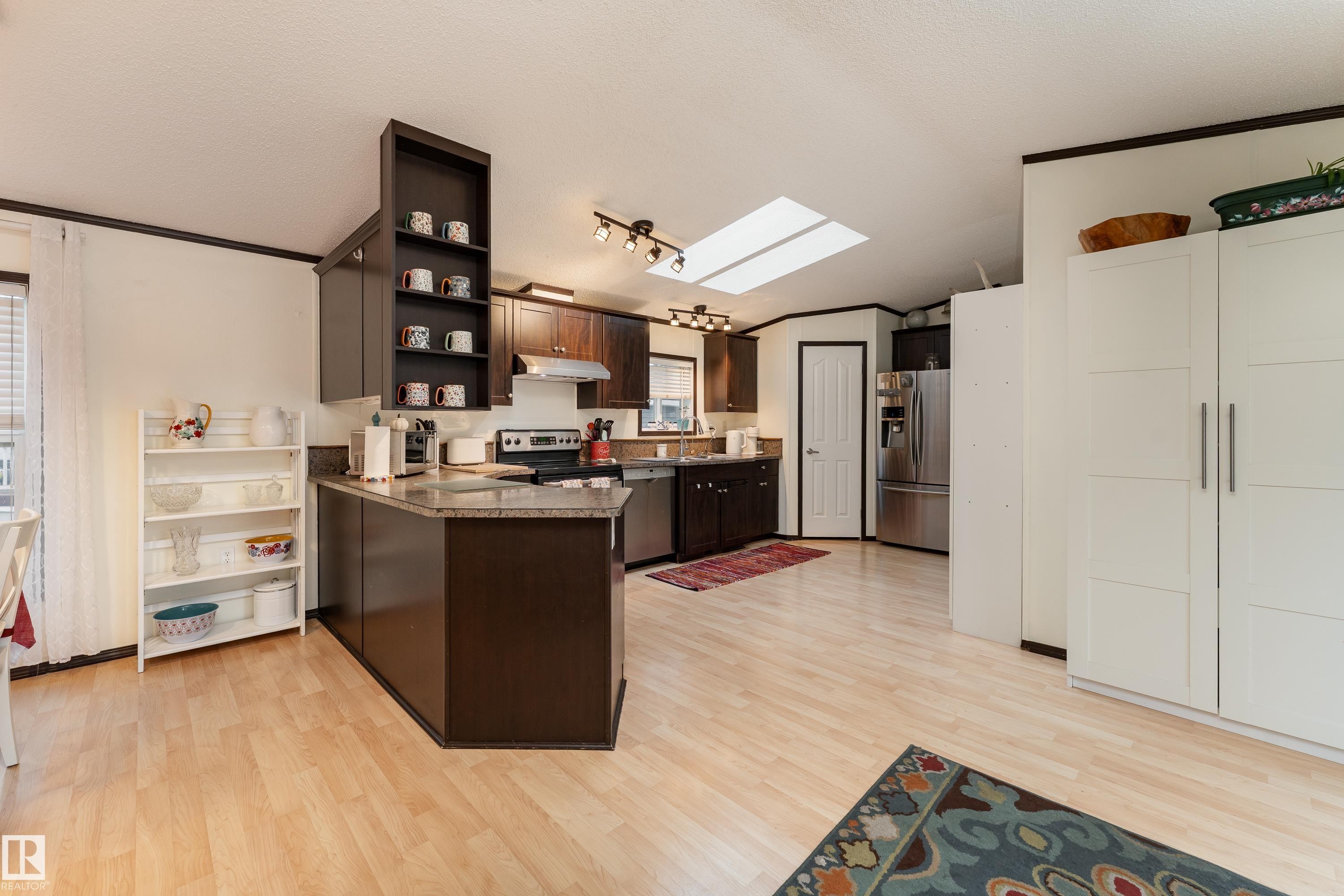 422 Oak Wood Crescent Northwest, Edmonton, AB