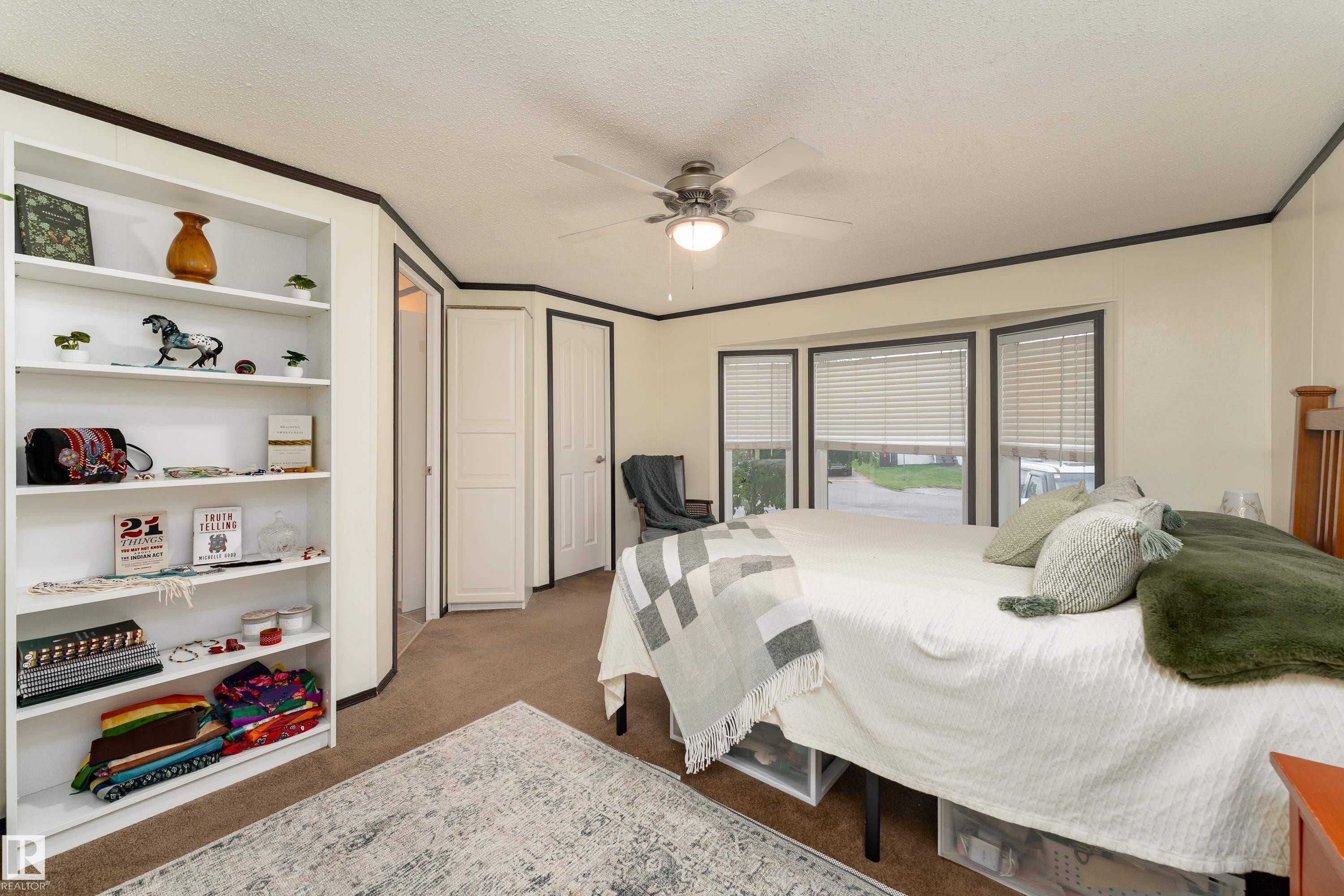 422 Oak Wood Crescent Northwest, Edmonton, AB