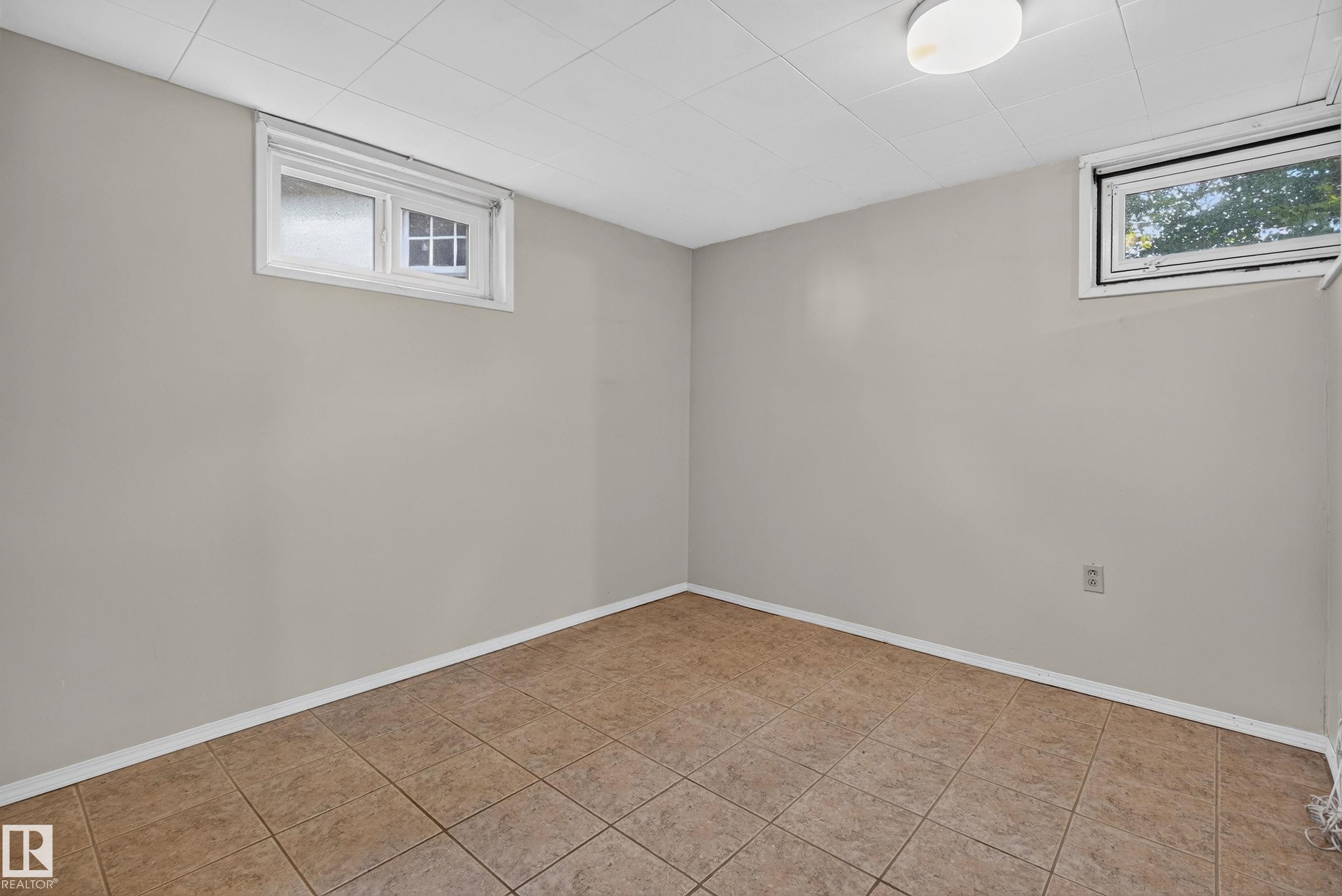 8311 160 Street Nw, Edmonton, AB