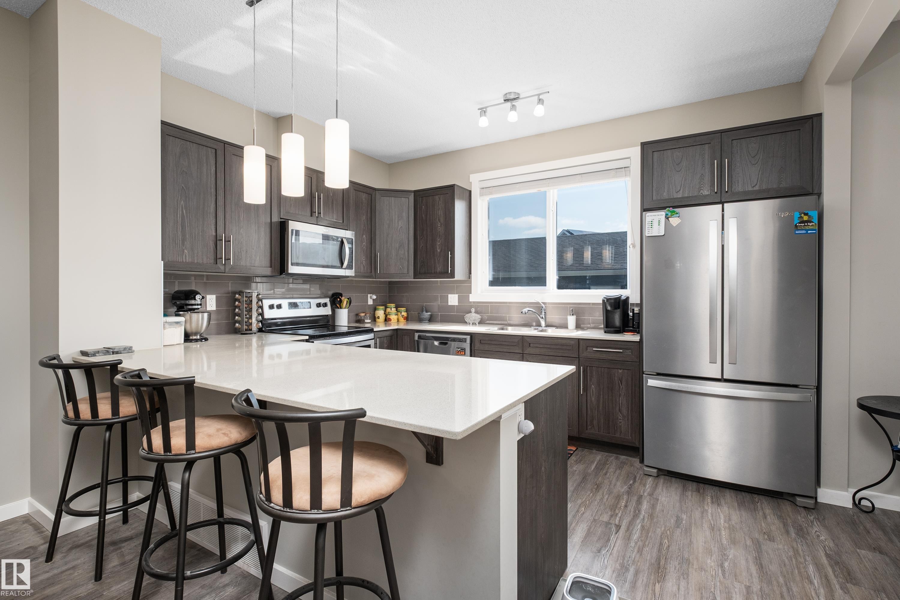 2627 Maple Way Nw, Edmonton, AB - Indoor Photo Showing Kitchen With Stainless Steel Kitchen With Upgraded Kitchen