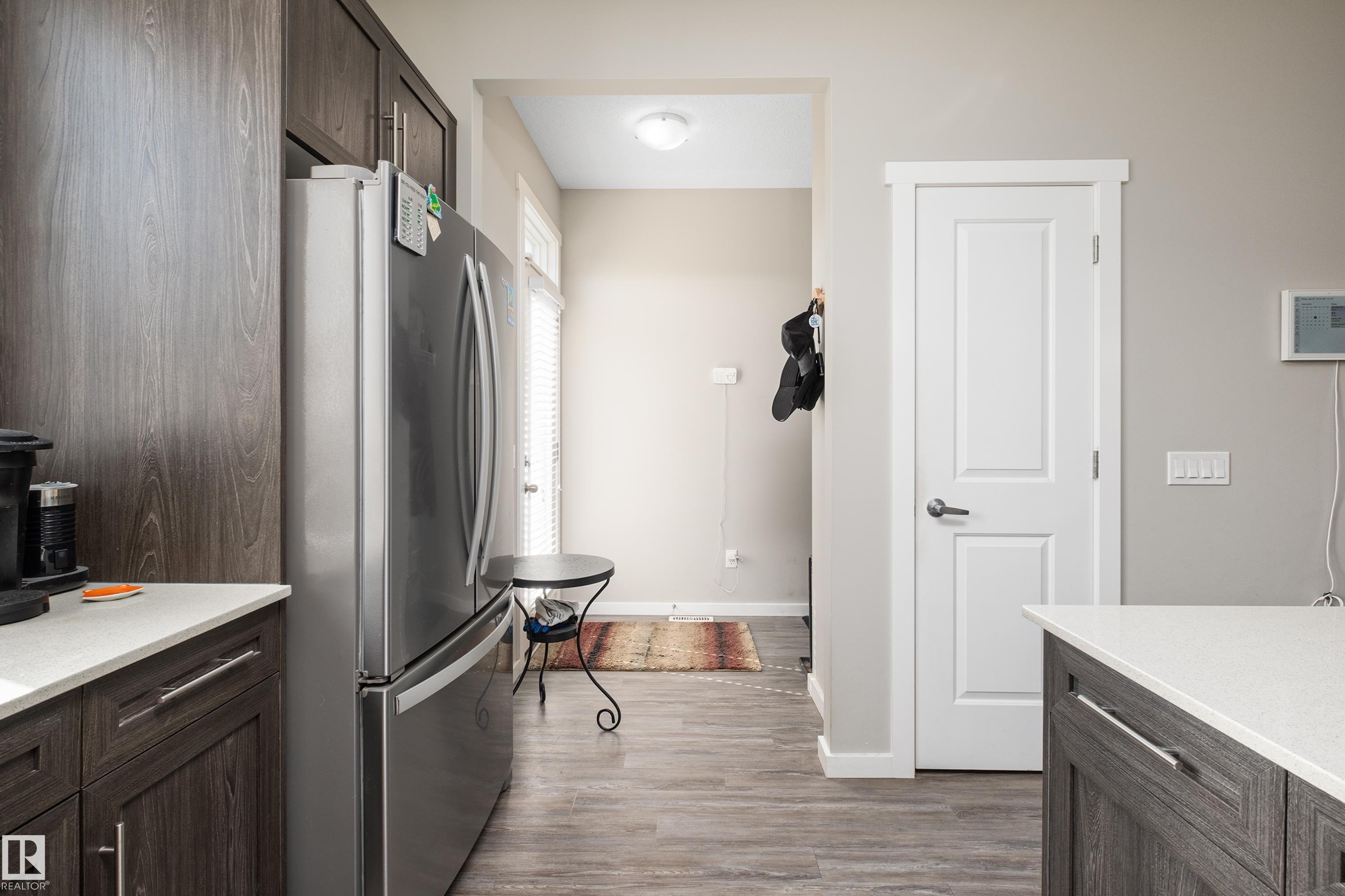 2627 Maple Way Nw, Edmonton, AB - Indoor