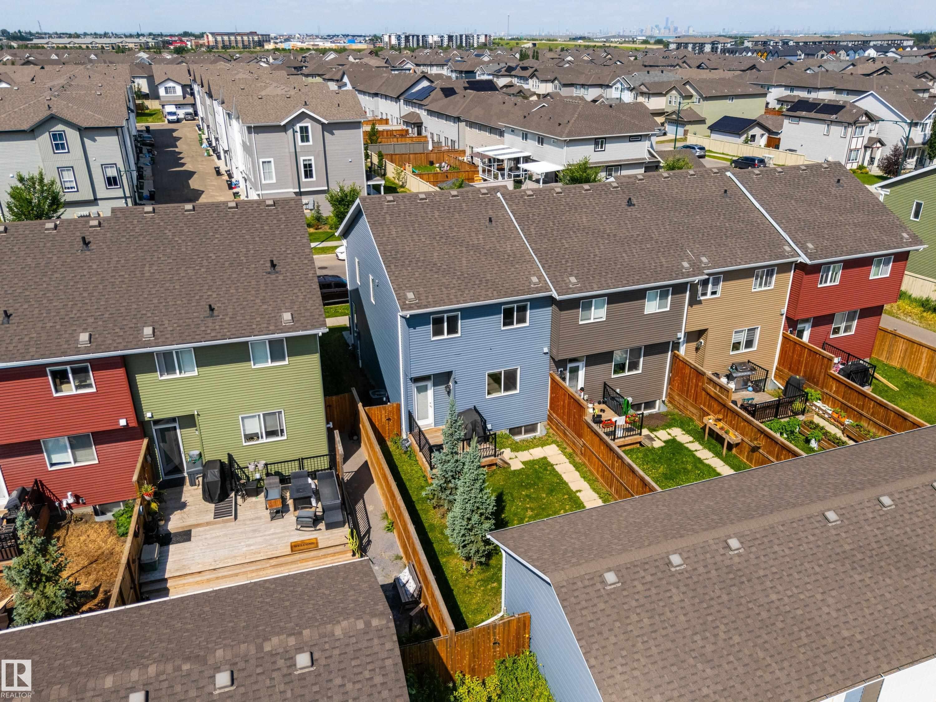 2627 Maple Way Nw, Edmonton, AB - Outdoor