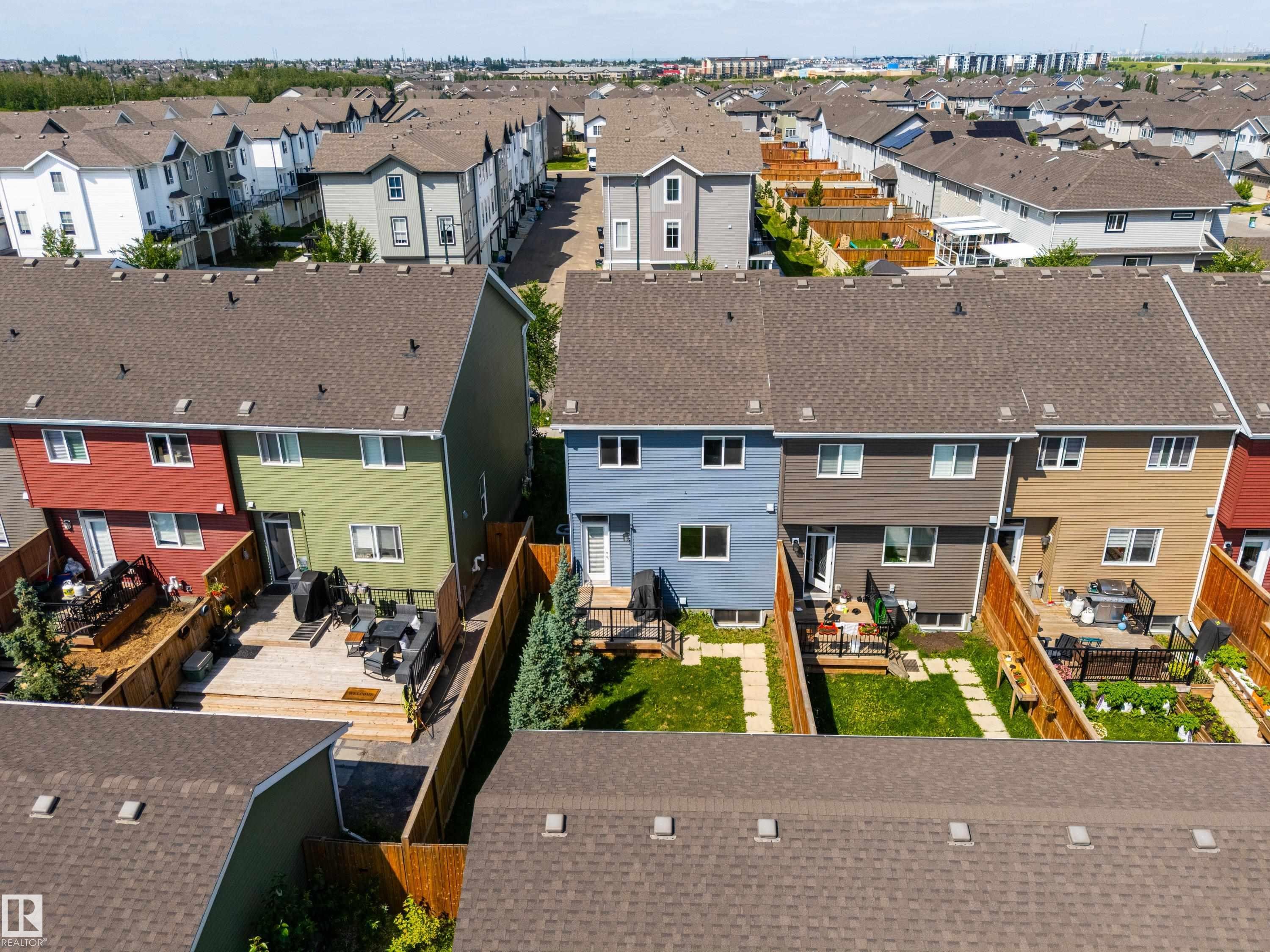 2627 Maple Way Nw, Edmonton, AB - Outdoor
