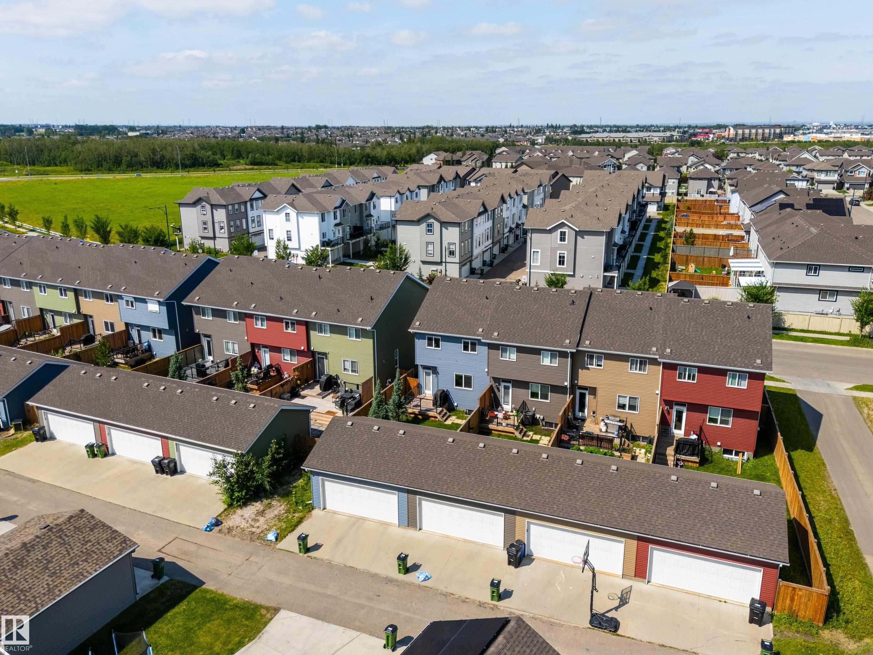 2627 Maple Way Nw, Edmonton, AB - Outdoor With View