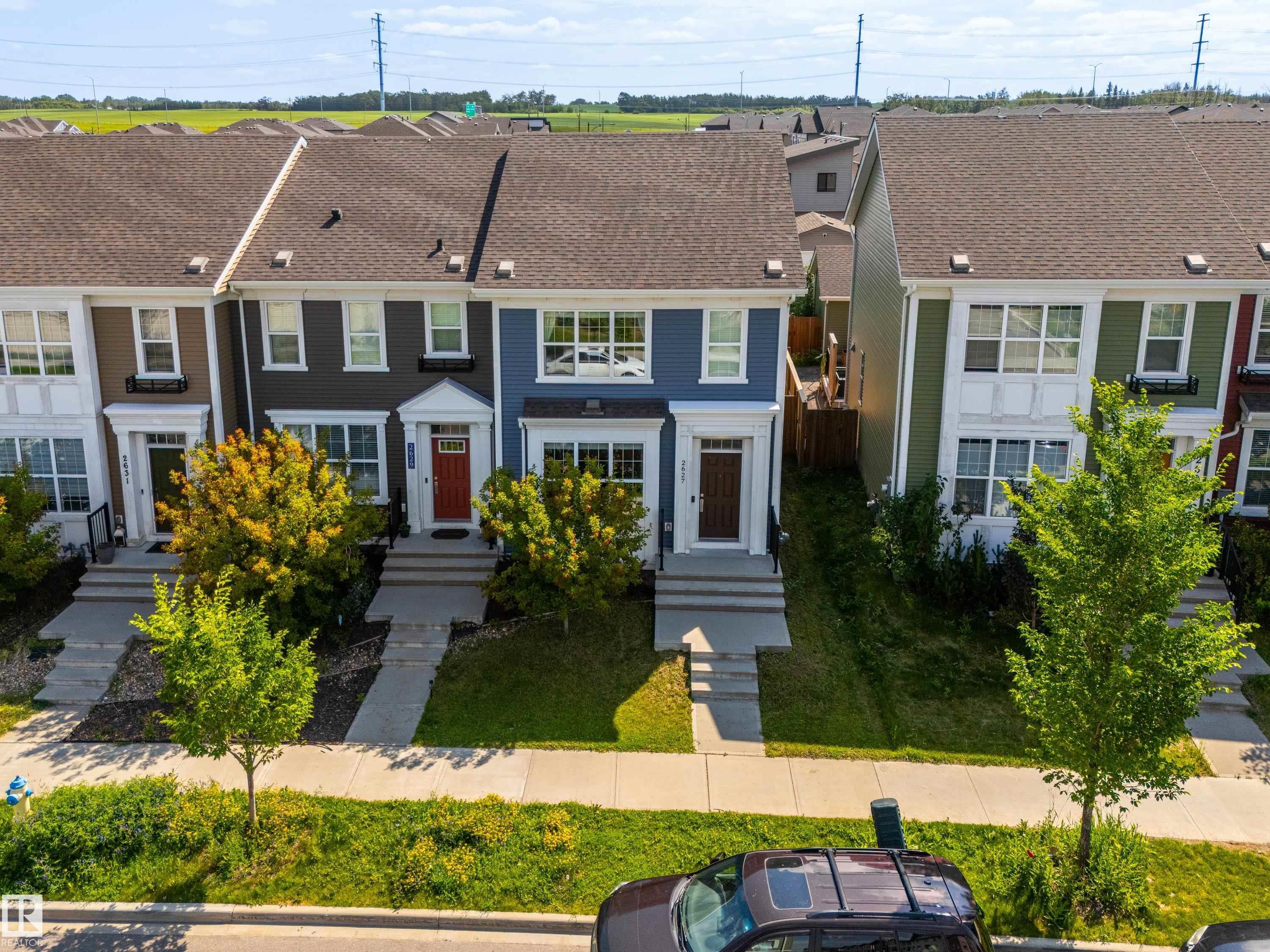 2627 Maple Way Nw, Edmonton, AB - Outdoor With Facade