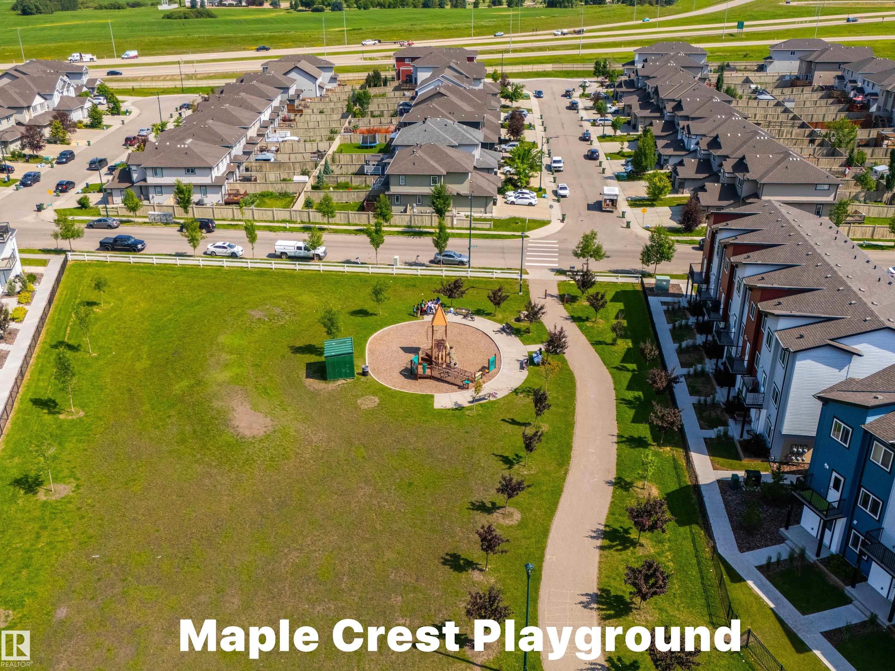 2627 Maple Way Nw, Edmonton, AB - Outdoor With View
