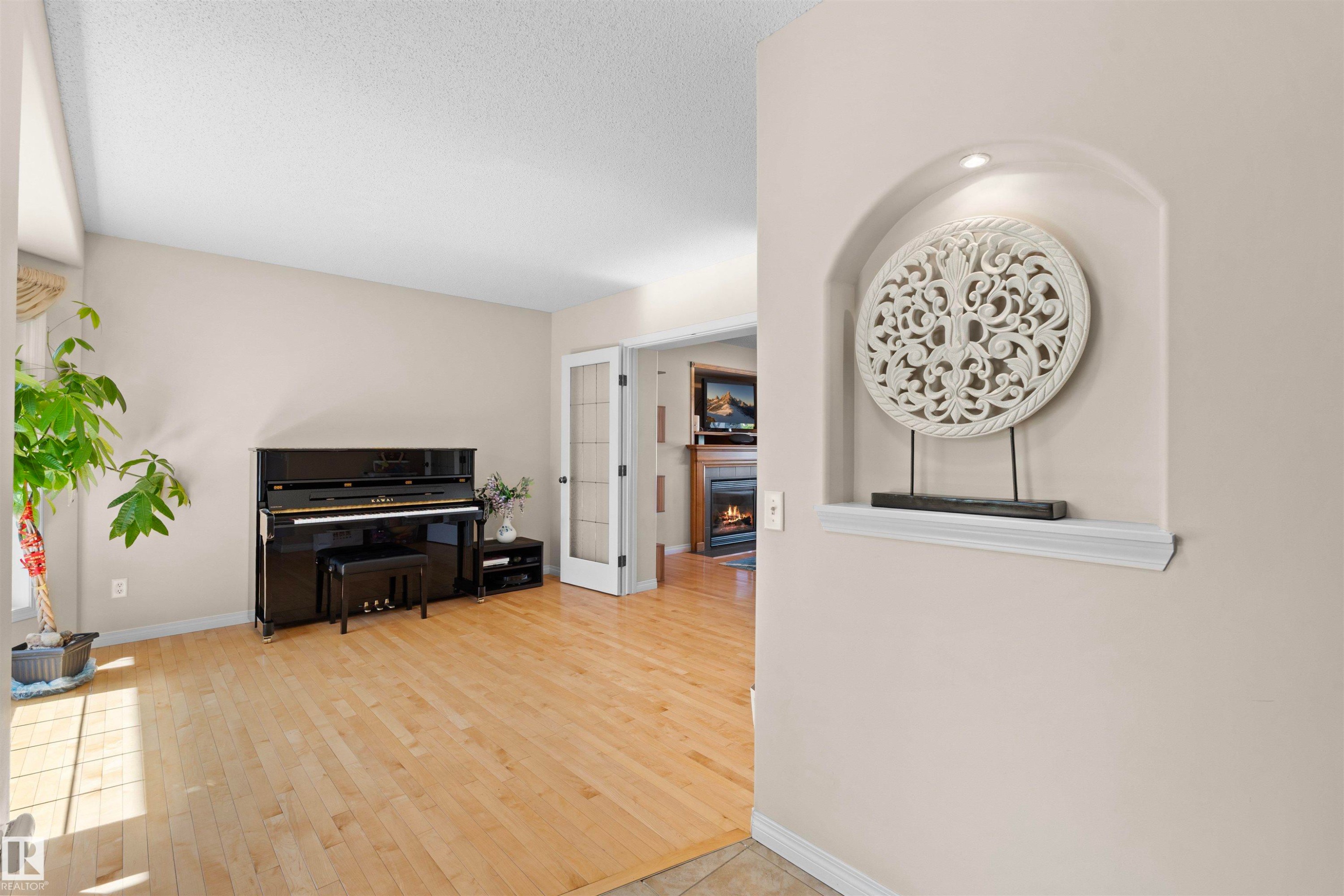 20616 56 Avenue Nw, Edmonton, AB