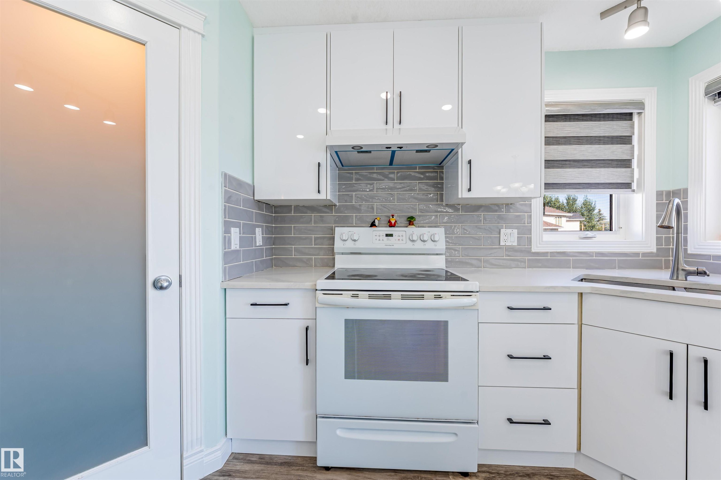 13023 Hudson Way Nw, Edmonton, AB