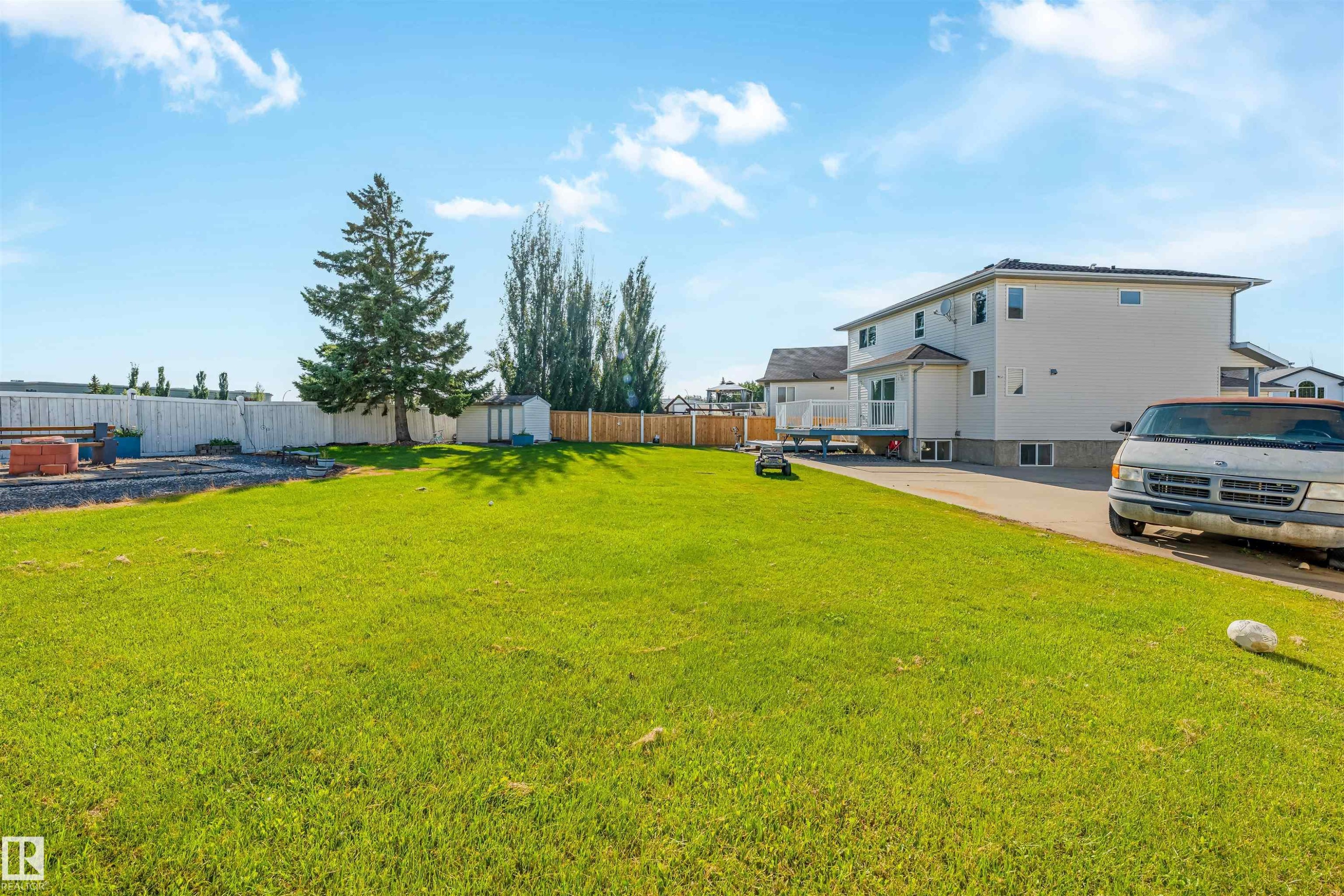 13023 Hudson Way Nw, Edmonton, AB