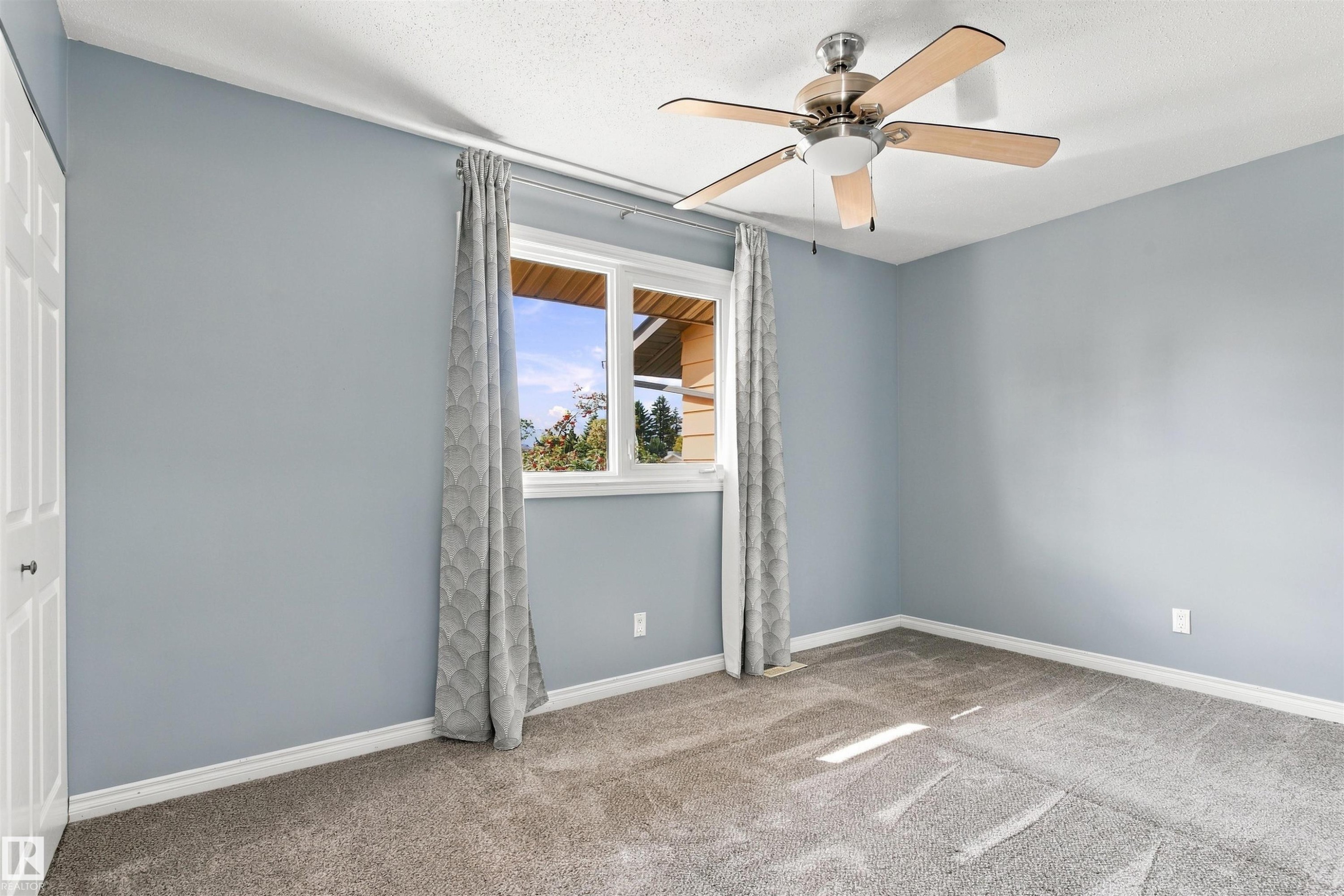 161 Woodstock Nw, Edmonton, AB