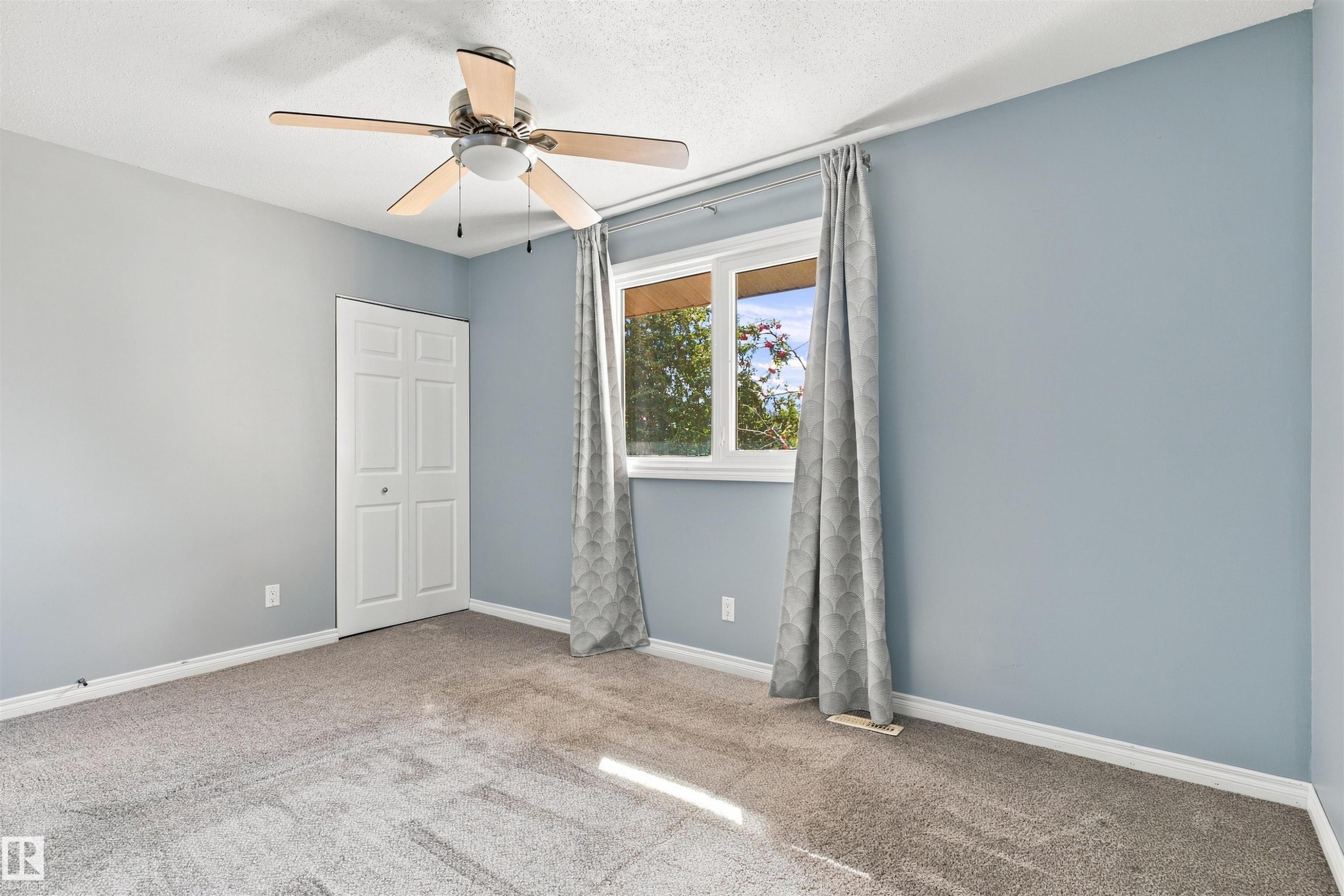 161 Woodstock Nw, Edmonton, AB