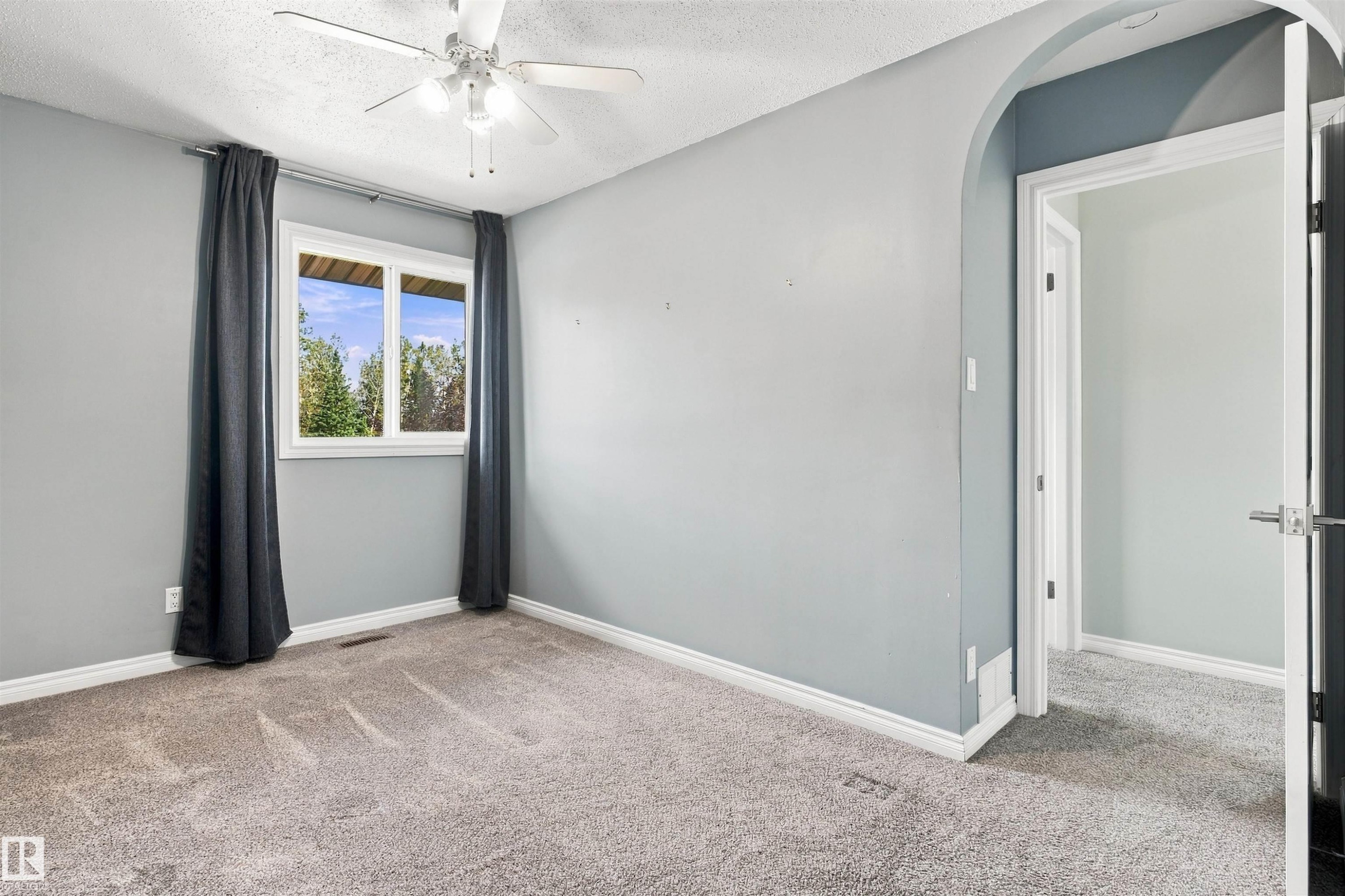 161 Woodstock Nw, Edmonton, AB