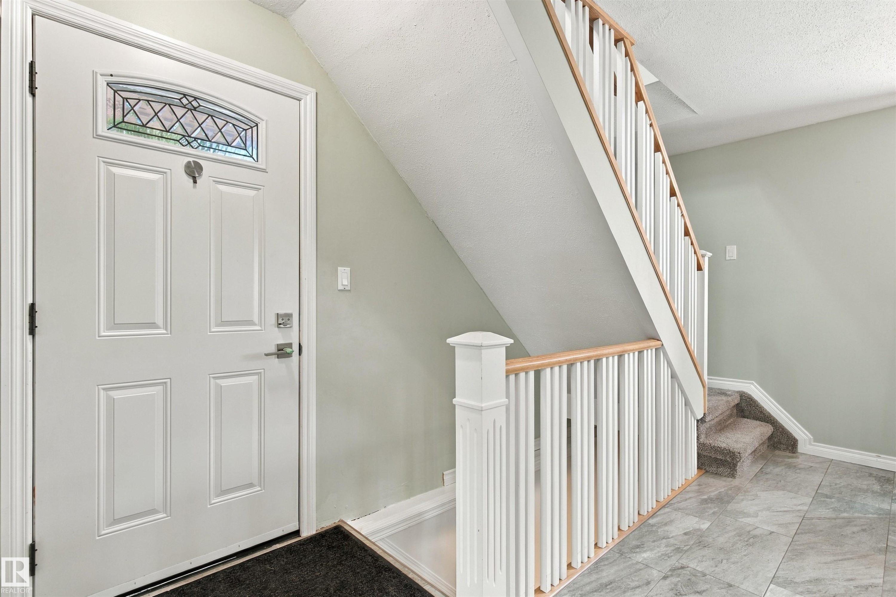 161 Woodstock Nw, Edmonton, AB