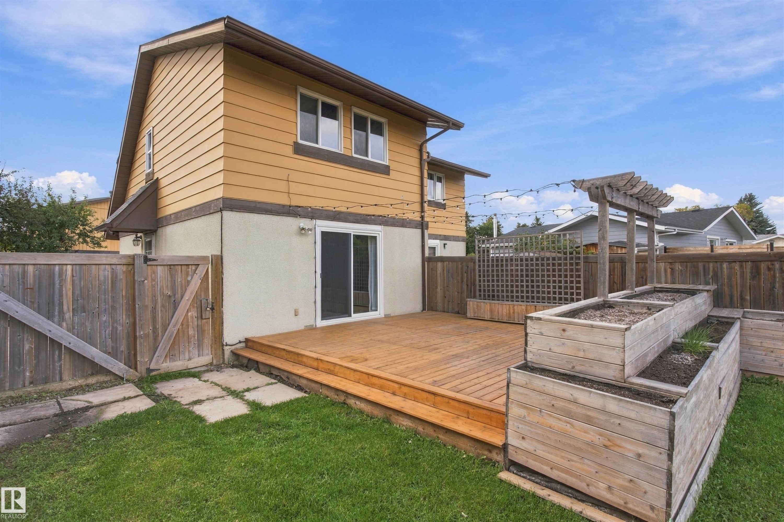 161 Woodstock Nw, Edmonton, AB