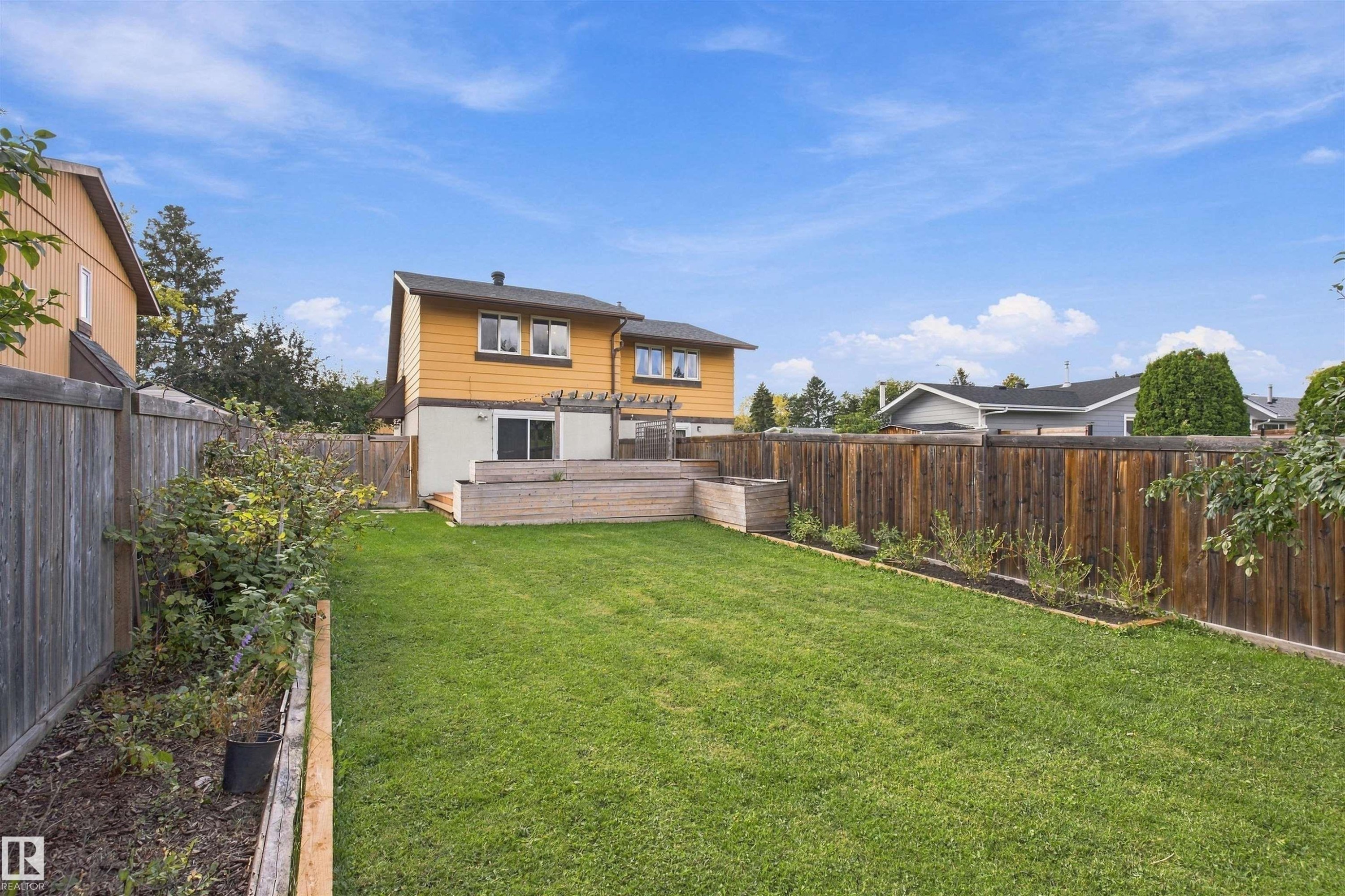 161 Woodstock Nw, Edmonton, AB