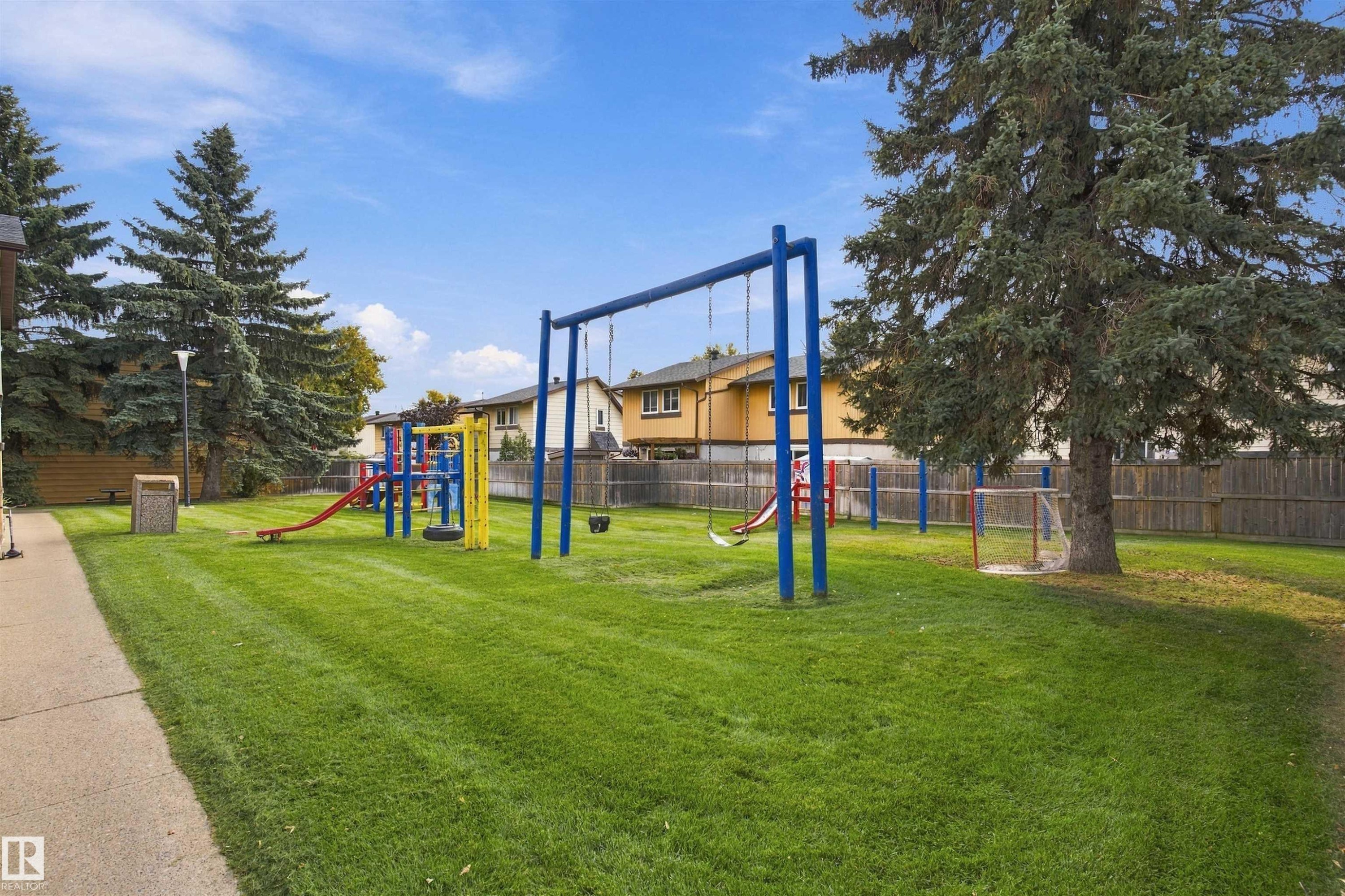 161 Woodstock Nw, Edmonton, AB