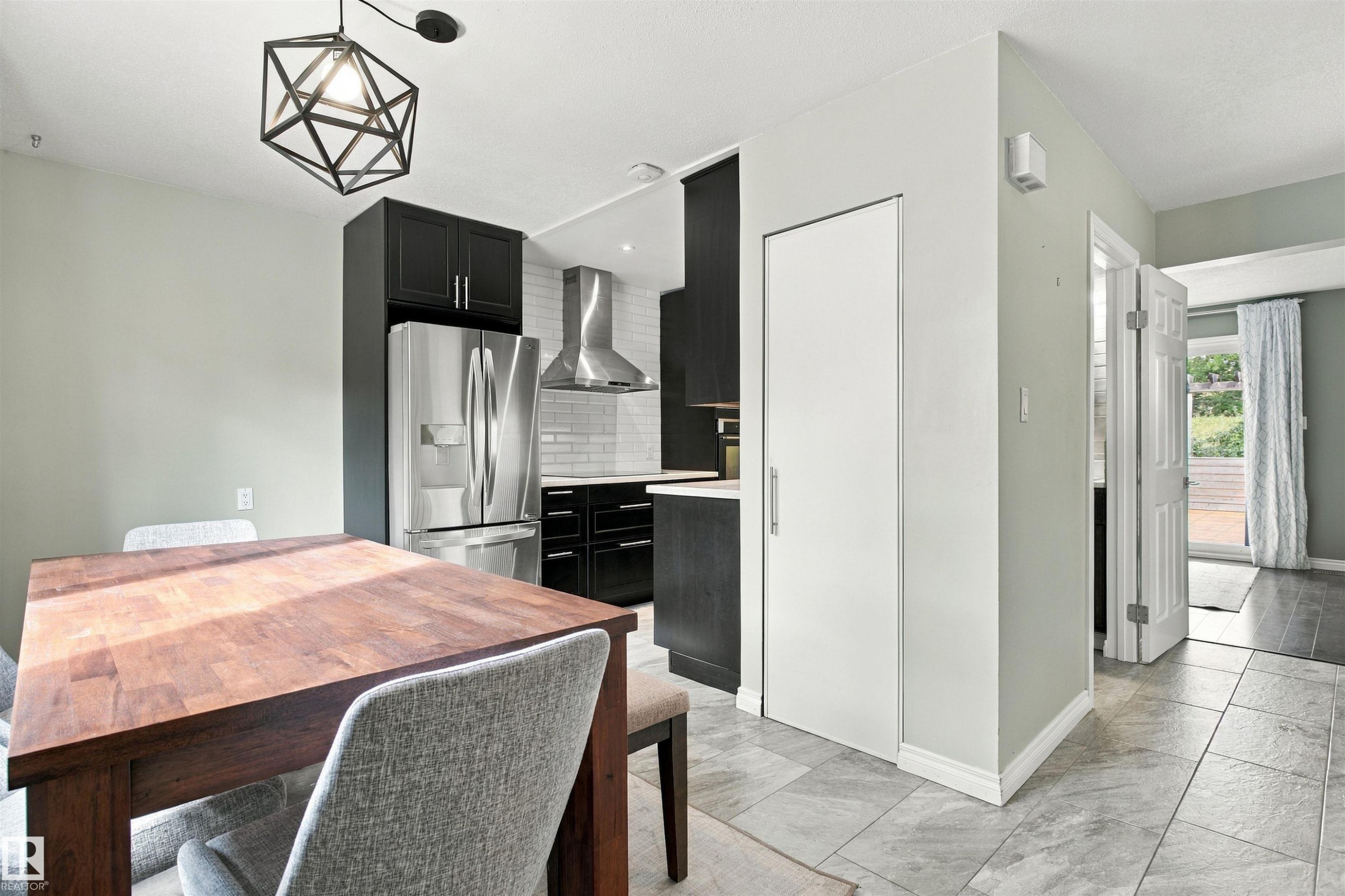 161 Woodstock Nw, Edmonton, AB