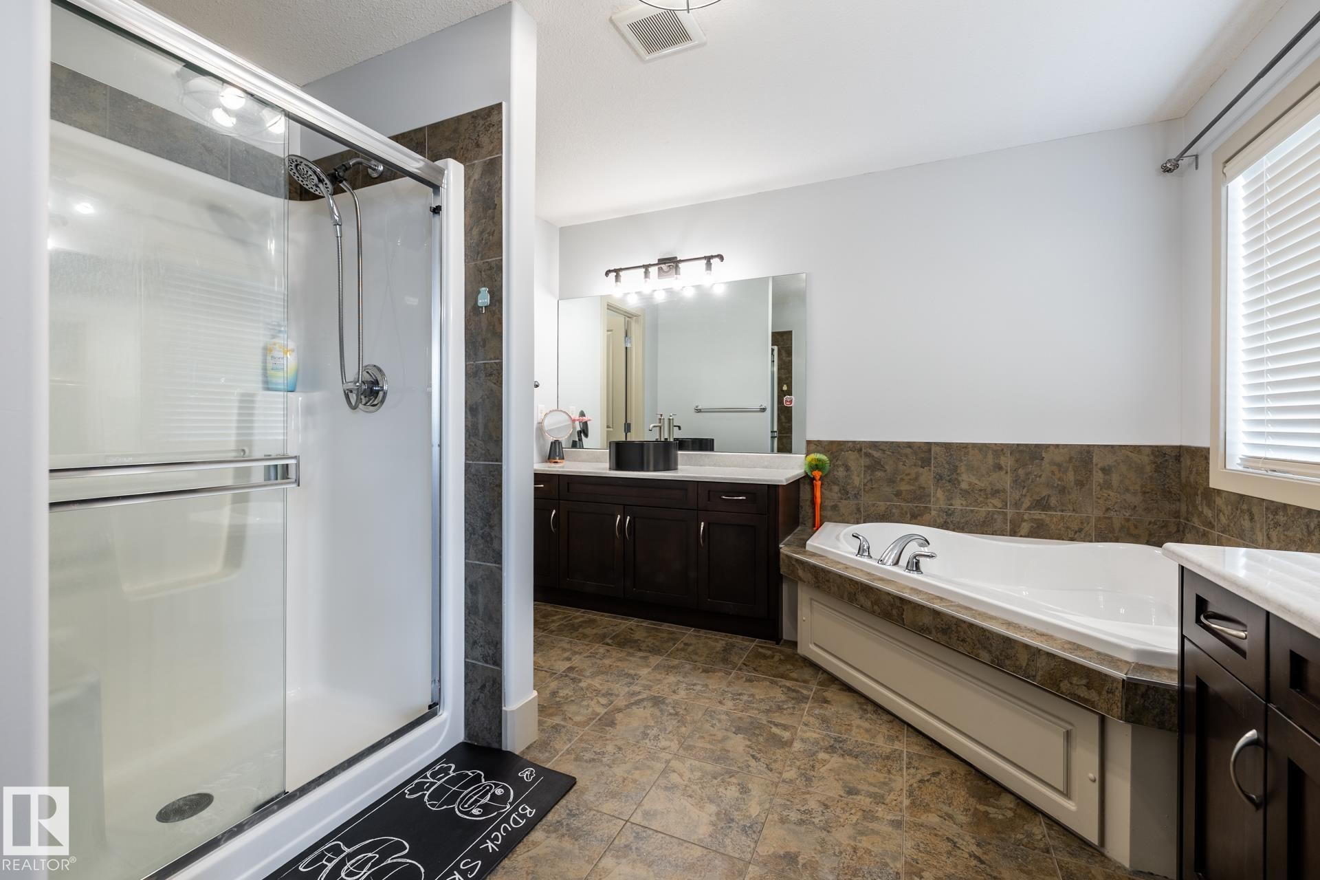 #10 1901 126 St Sw, Edmonton, AB - Indoor Photo Showing Bathroom
