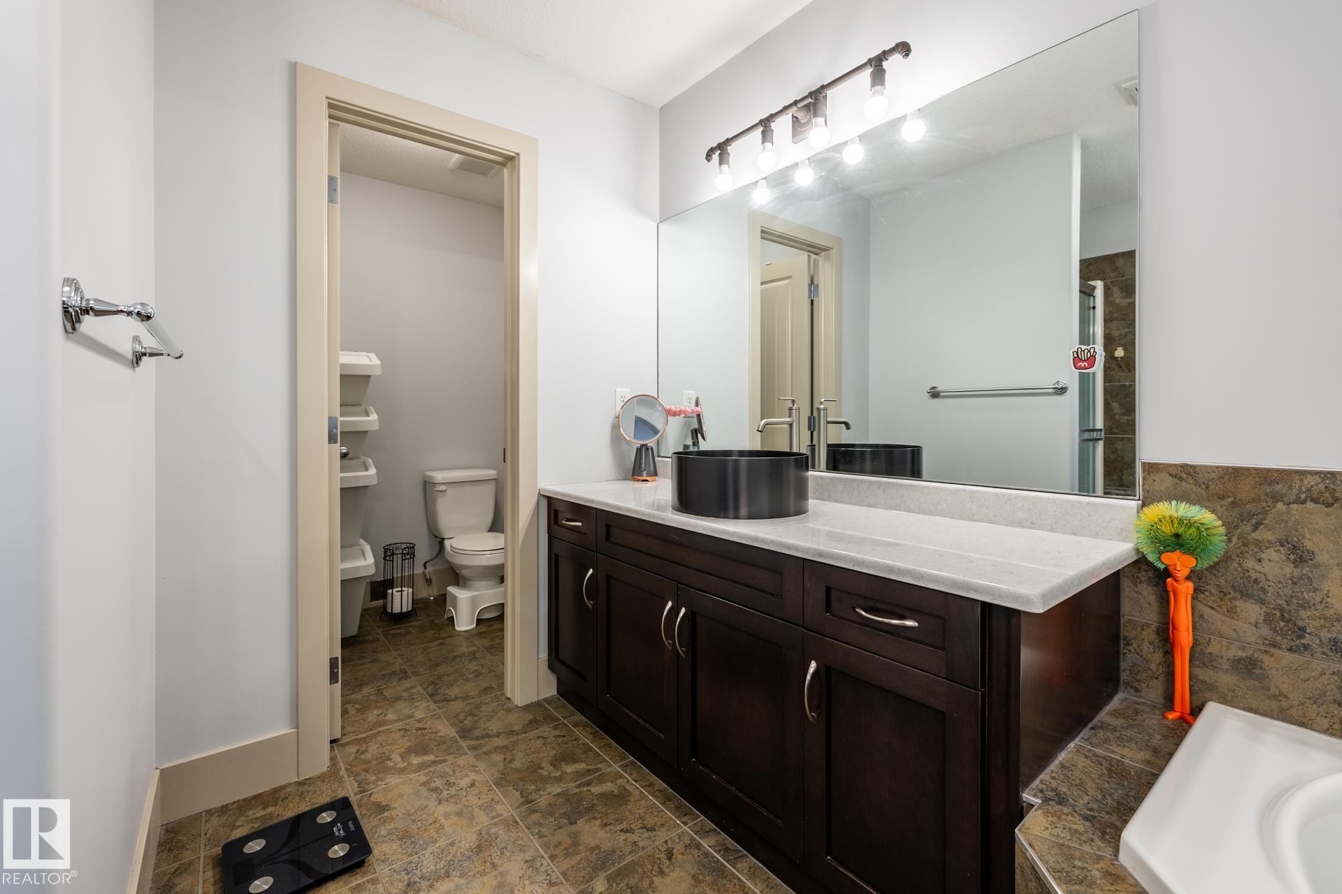 #10 1901 126 St Sw, Edmonton, AB - Indoor Photo Showing Bathroom