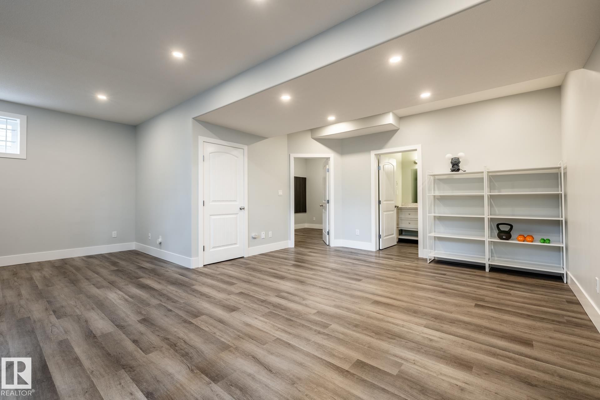#10 1901 126 St Sw, Edmonton, AB - Indoor
