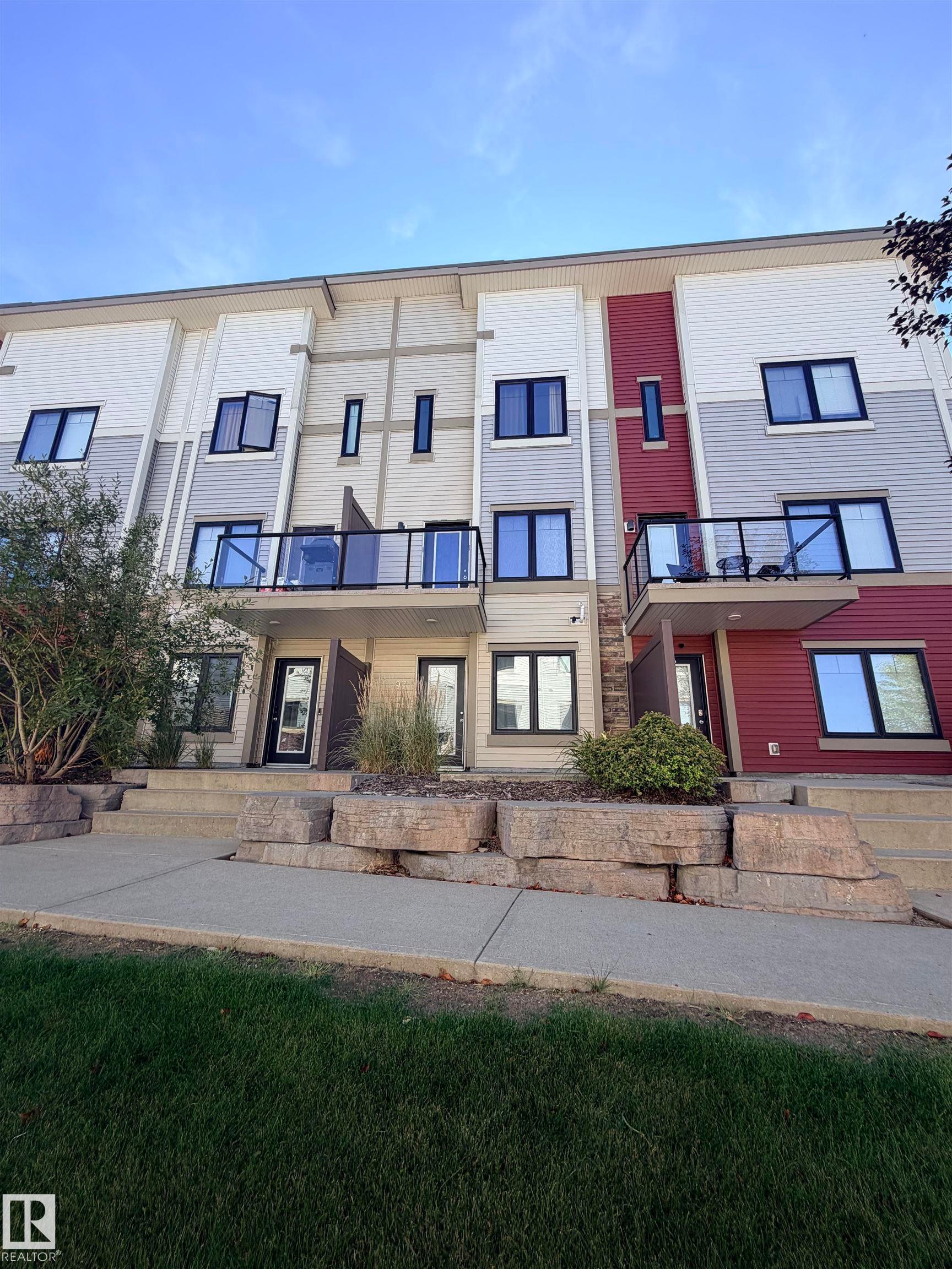 3 STORIES - #97 804 Welsh Dr Sw, Edmonton, AB