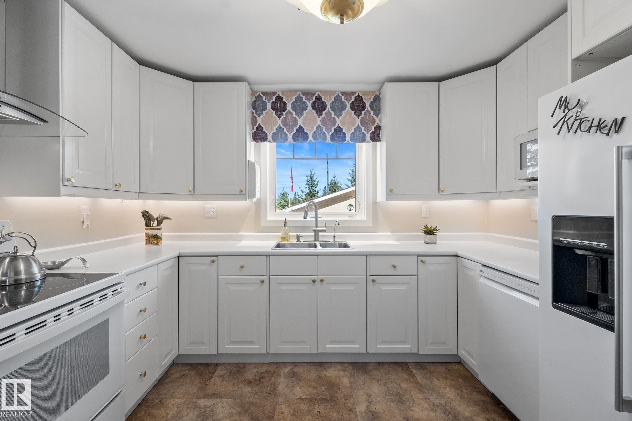 15716 78A Avenue Nw, Edmonton, AB