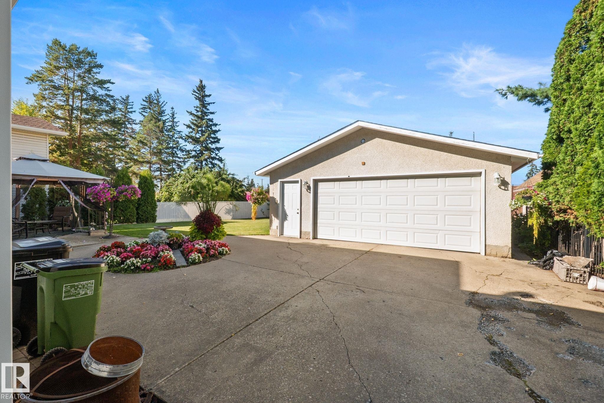 15716 78A Avenue Nw, Edmonton, AB
