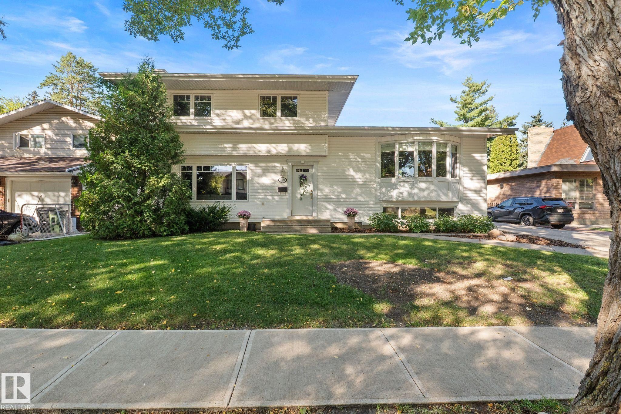 15716 78A Avenue Nw, Edmonton, AB