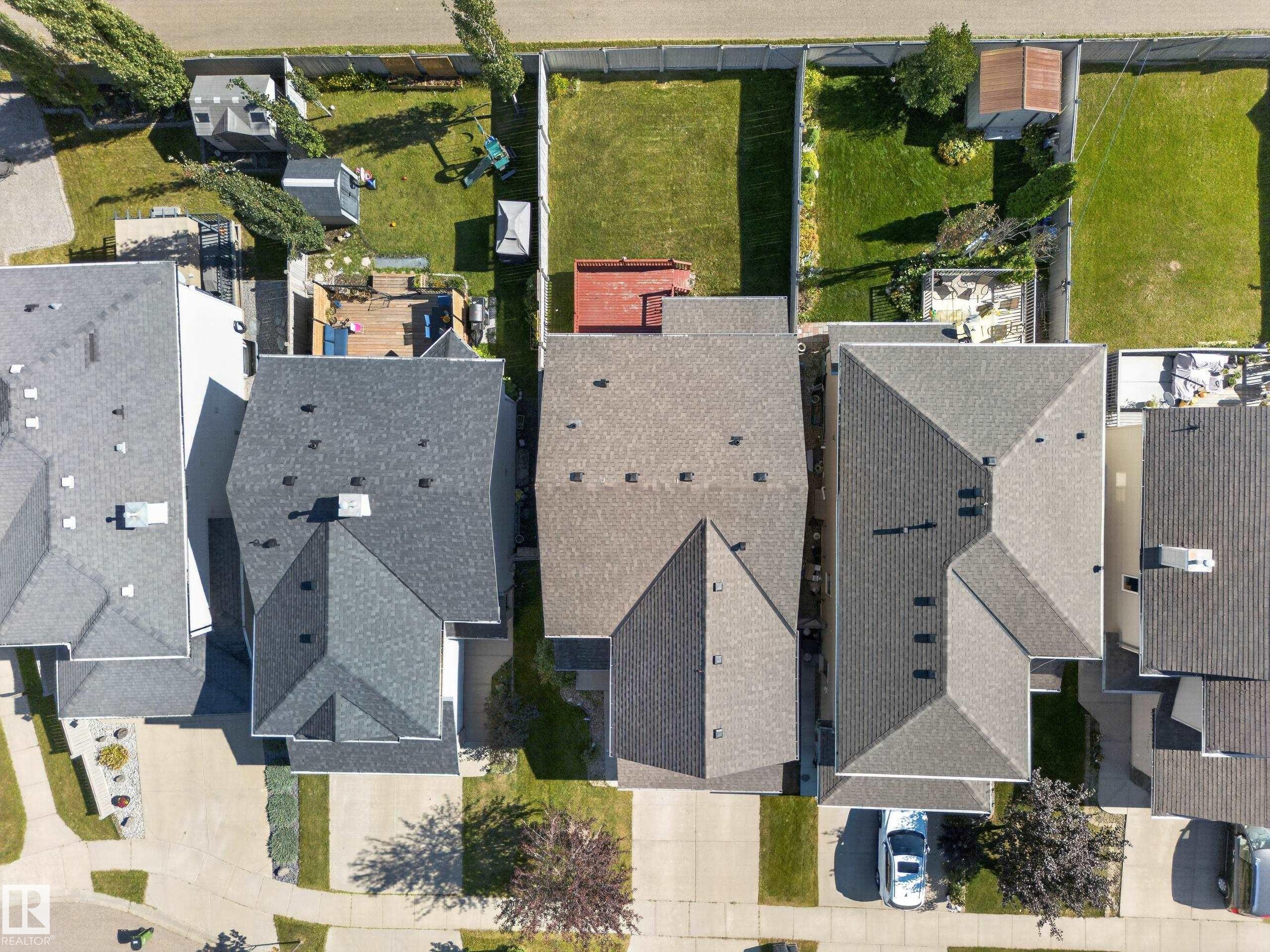 Gabled rooflines with asphalt shingles - 121 64 Street Sw, Edmonton, AB