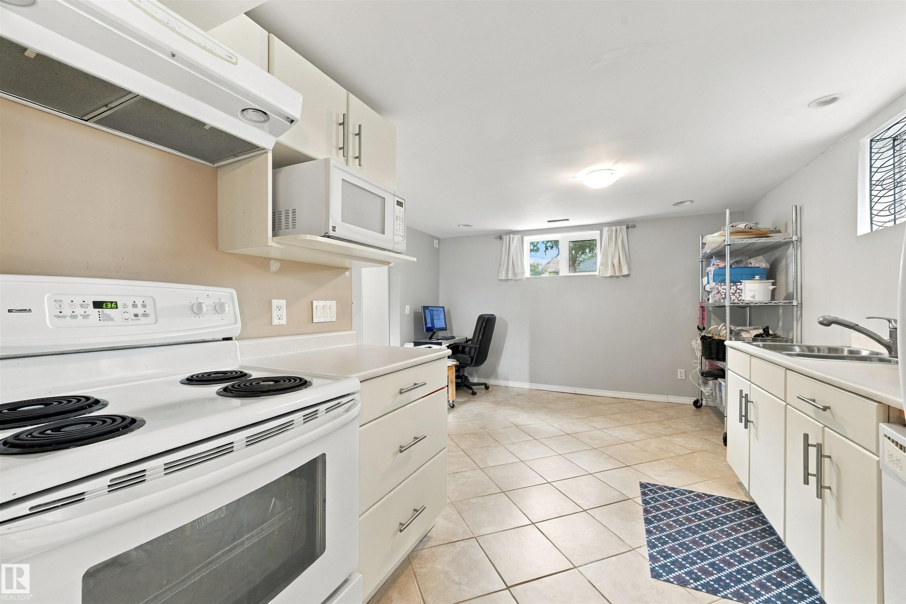 12111 95 Street Nw, Edmonton, AB